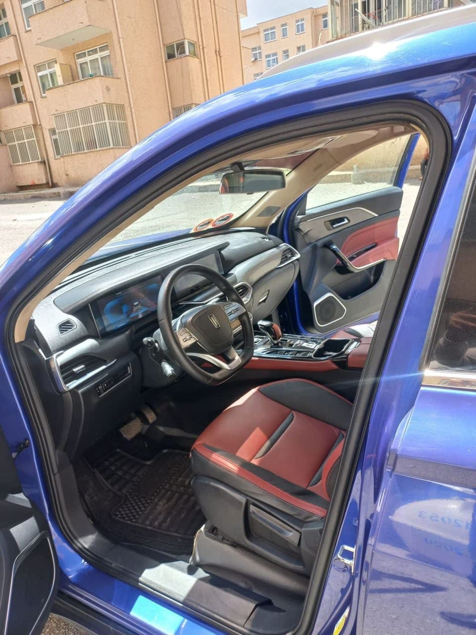 2022 FAW Bestune T77 — photo 6