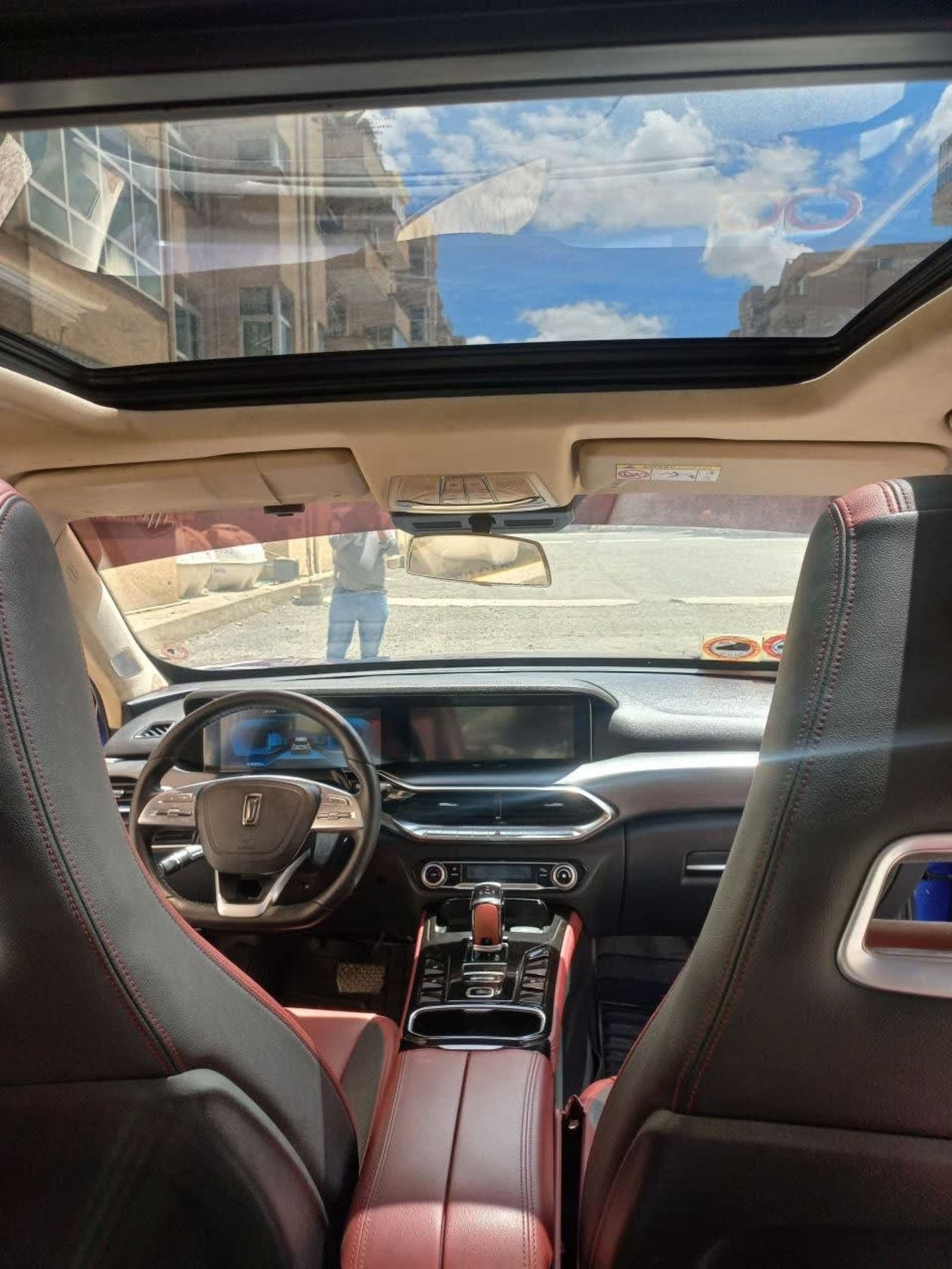 2022 FAW Bestune T77 — photo 2