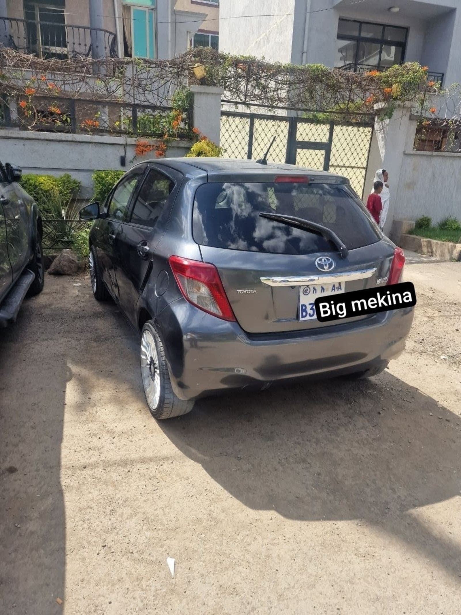 2012 Toyota Yaris — photo 6