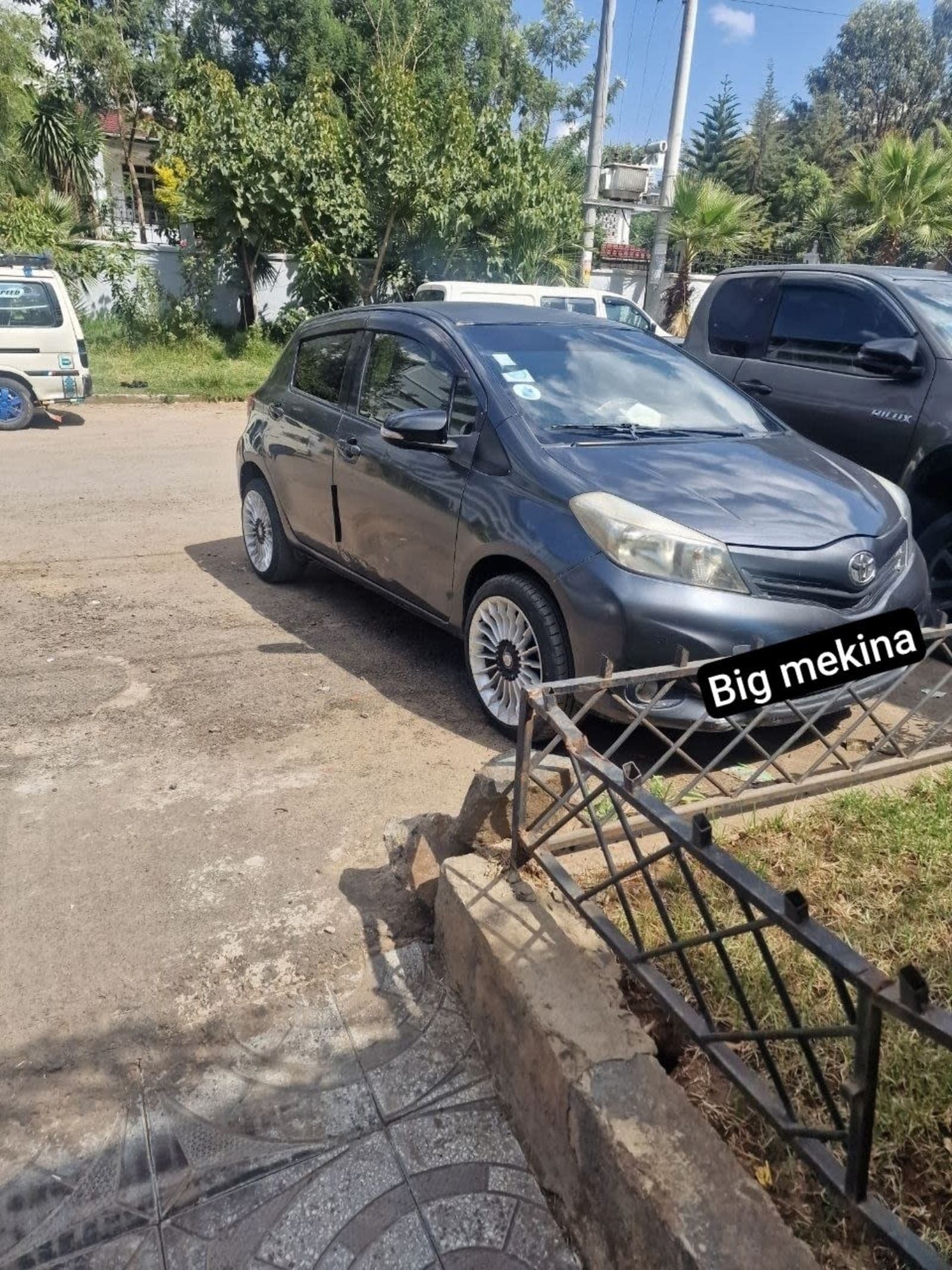 2012 Toyota Yaris — photo 7