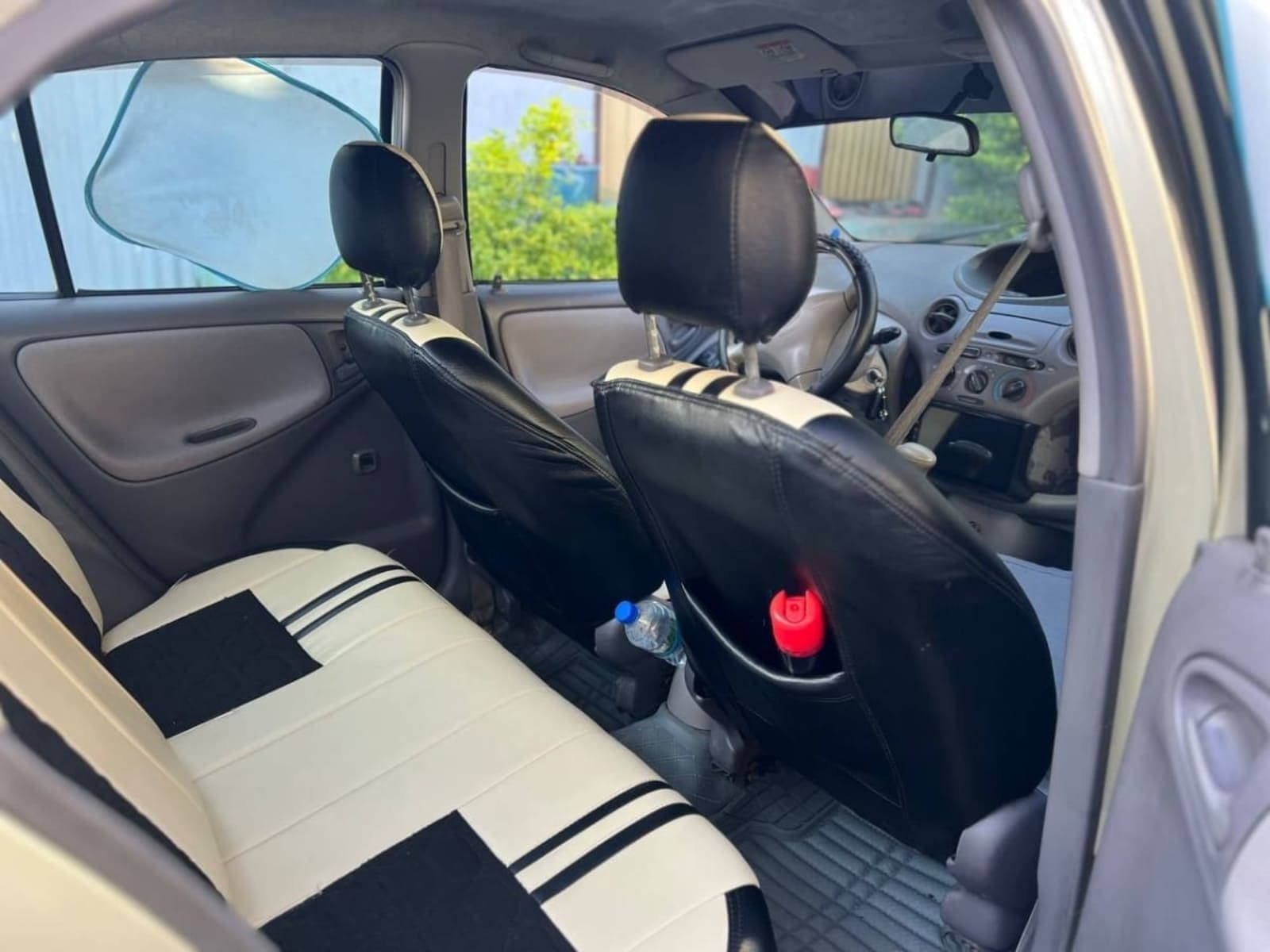 2001 Toyota Platz