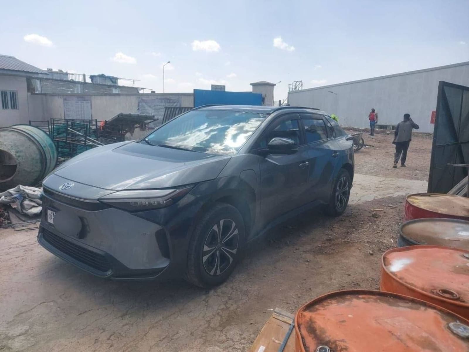 2023 Toyota BZ4X EV — photo 2