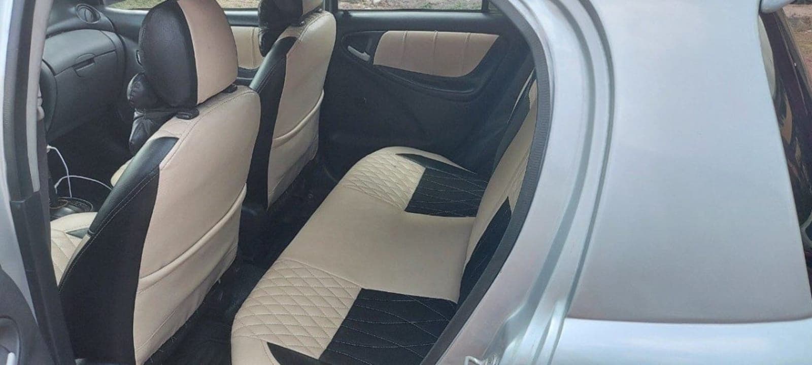 2004 Toyota Vitz