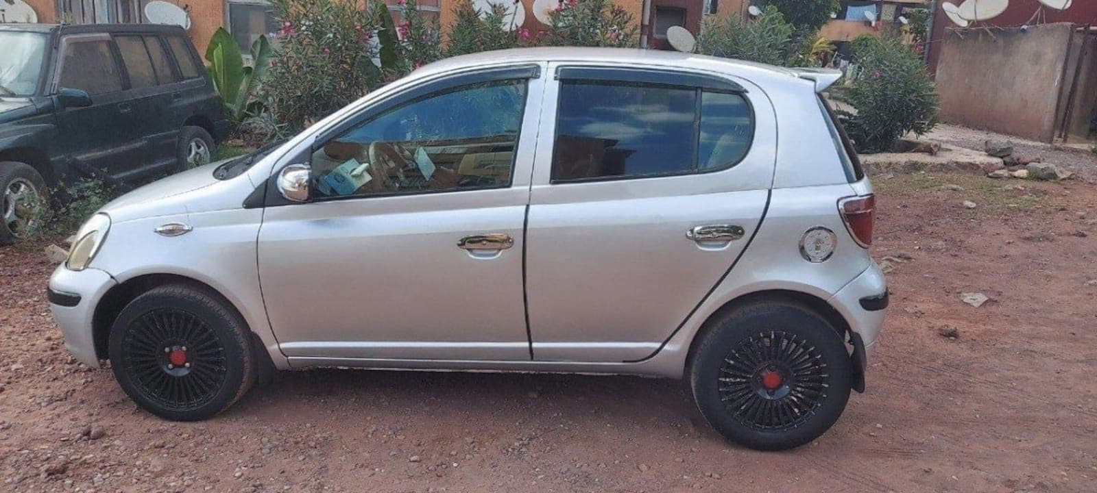 2004 Toyota Vitz — photo 7