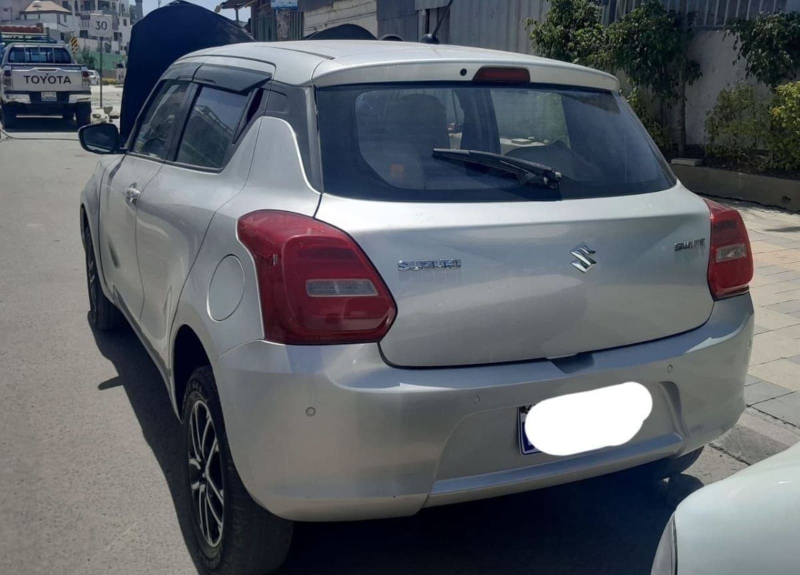 2022 Suzuki Swift — photo 2