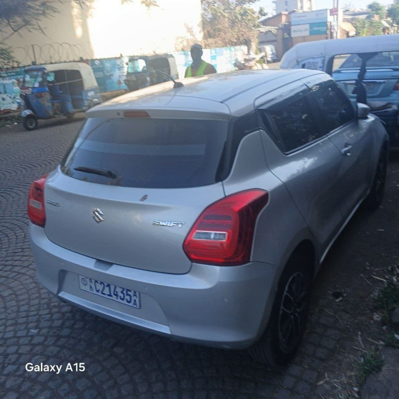 2022 Suzuki Swift — photo 3