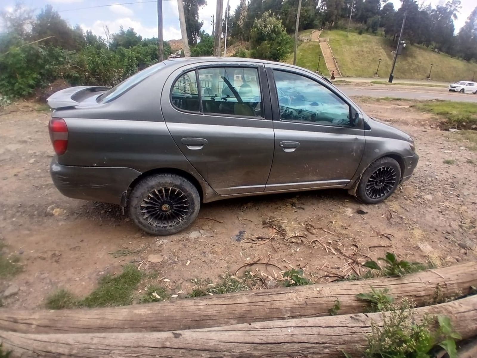 2001 Toyota platz — photo 4