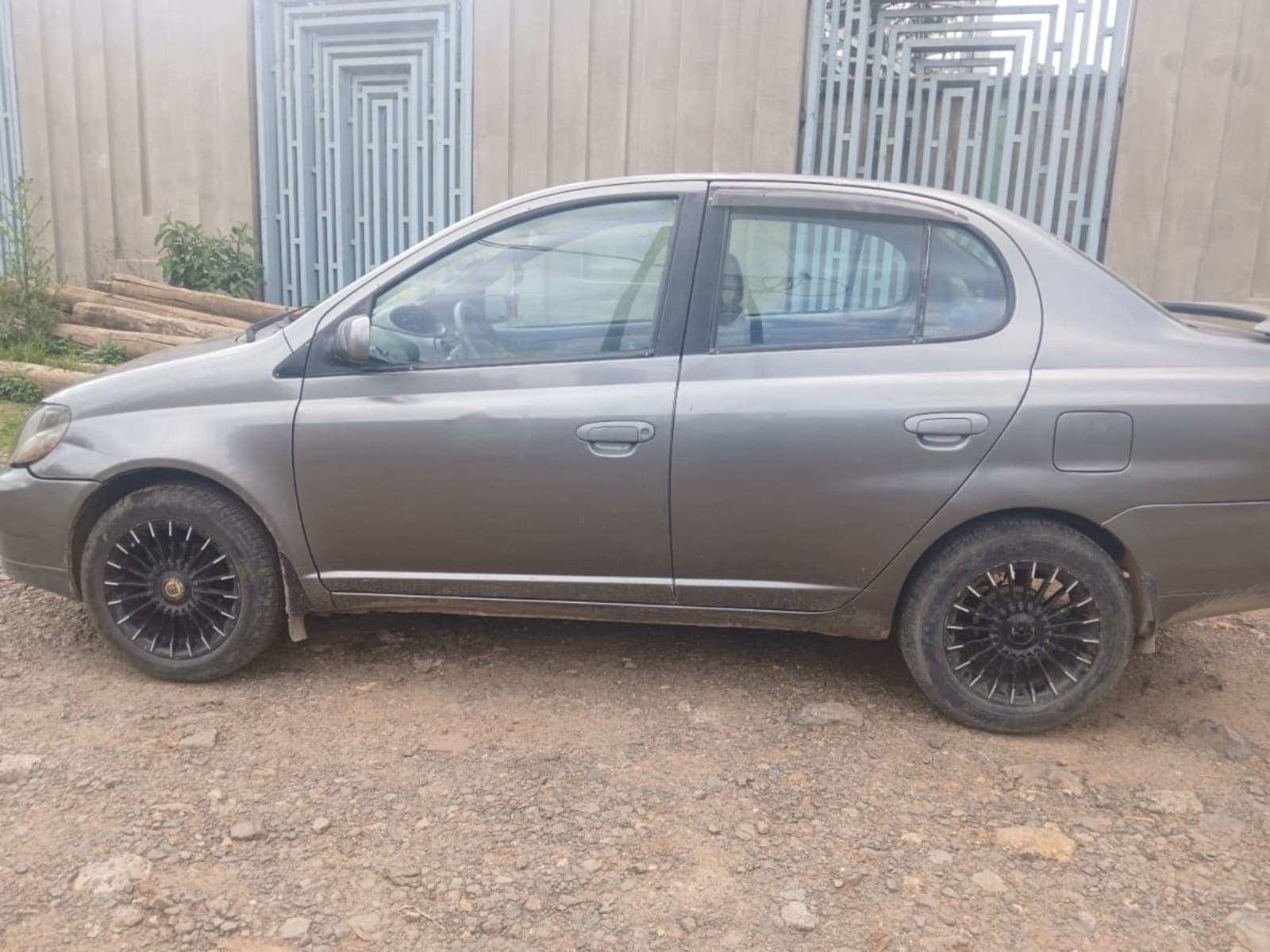 2001 Toyota platz — photo 8