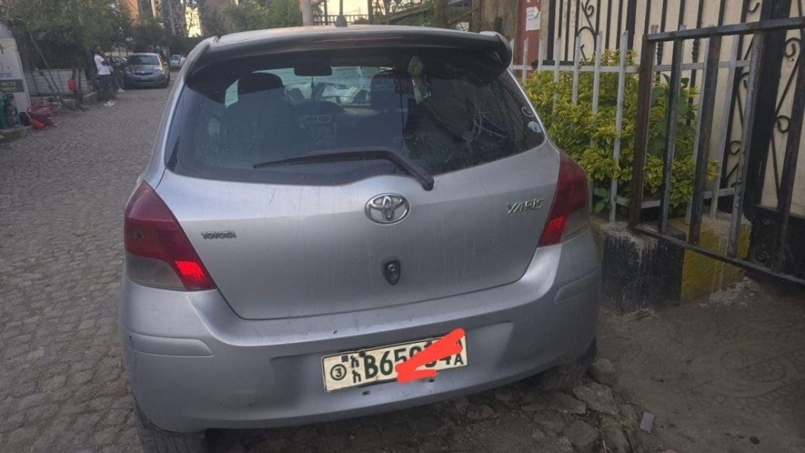 2010 Toyota Yaris Compact — photo 4