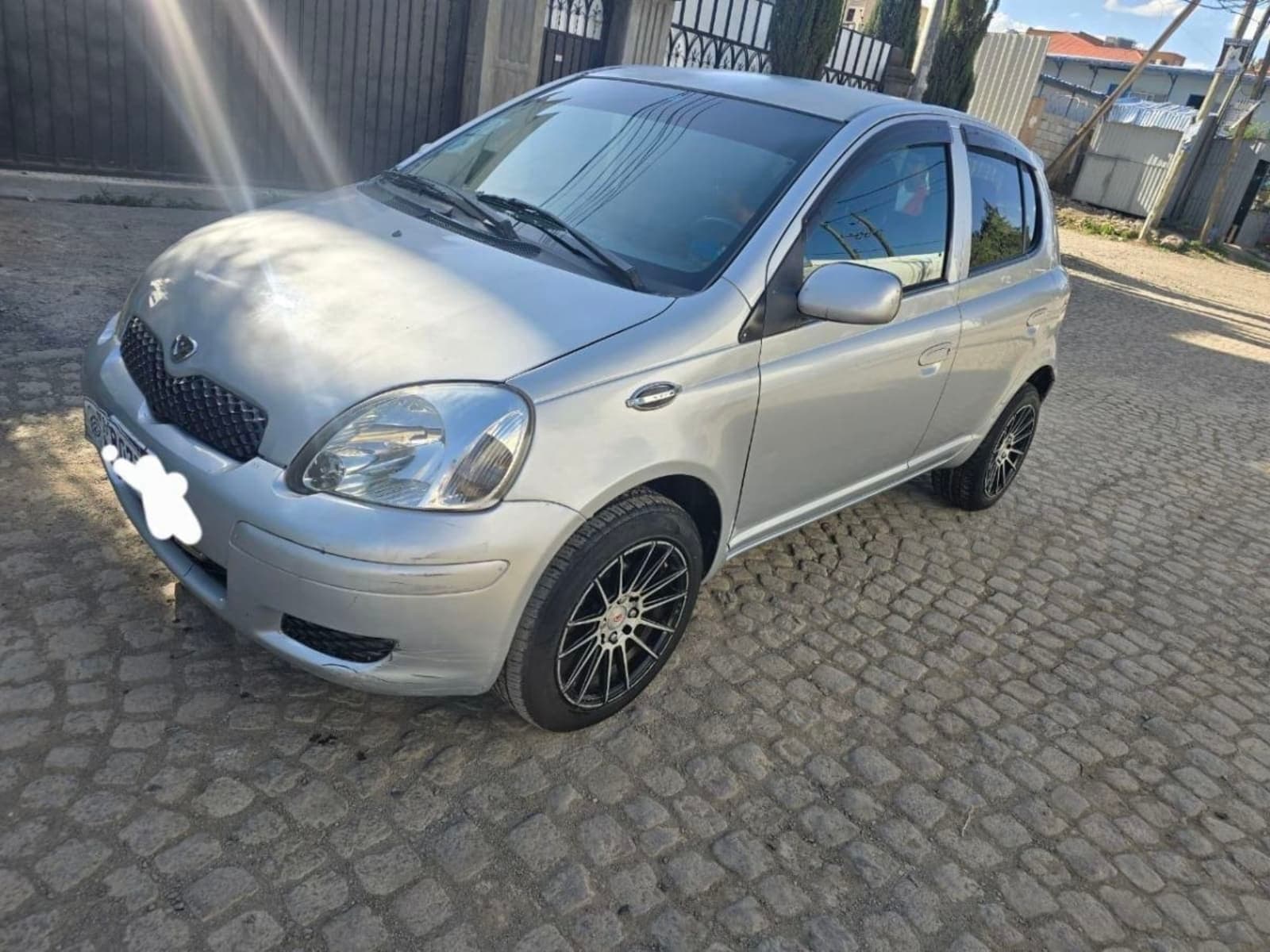 2004 Toyota Vitz — photo 4