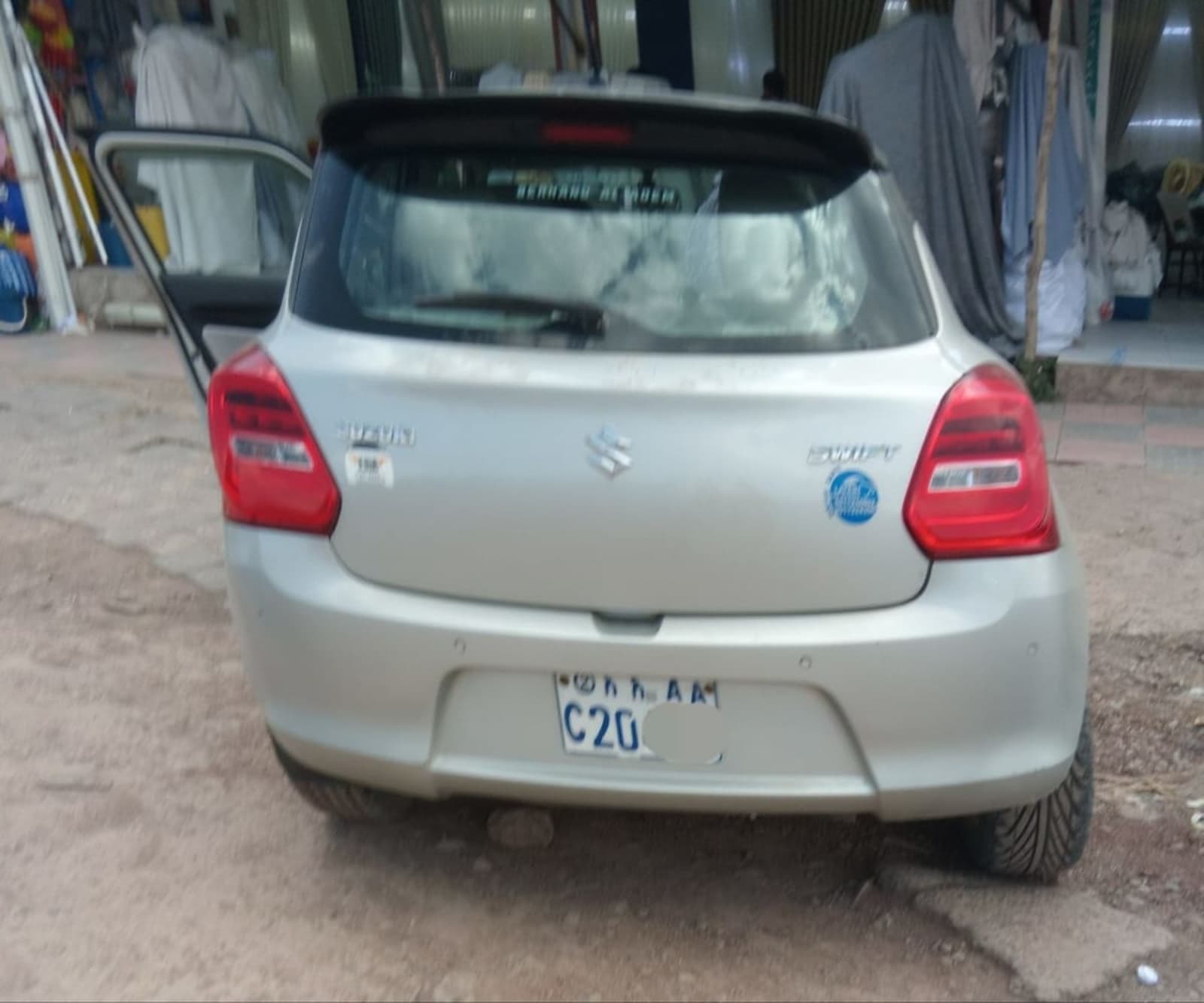 2022 Suzuki Swift — photo 4