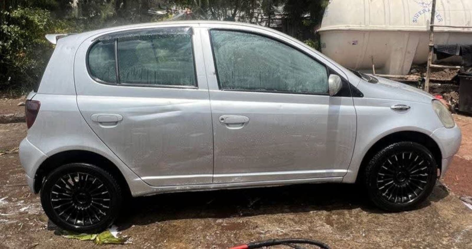 2001 Toyota Vitz — photo 4
