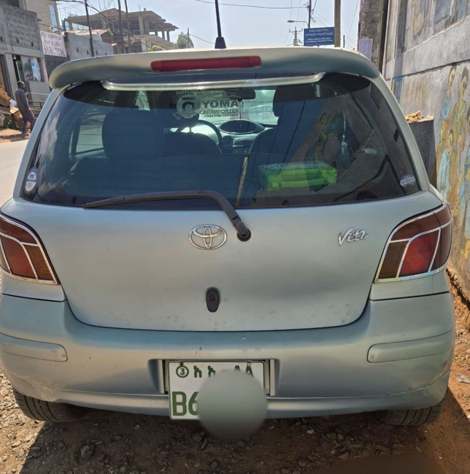 2004 Toyota Vitz — photo 2
