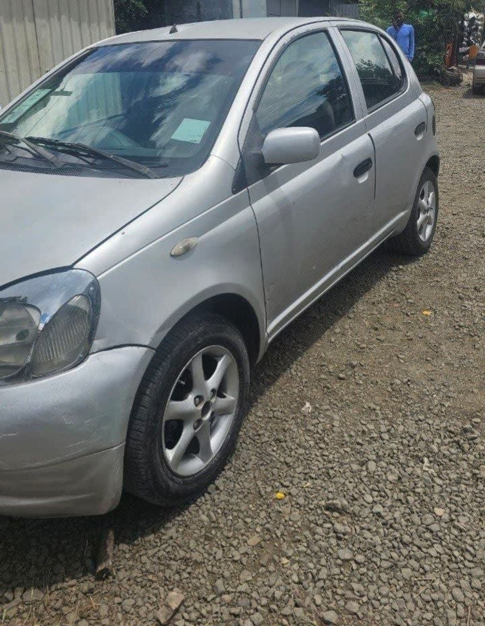 2001 Toyota Vitz — photo 5