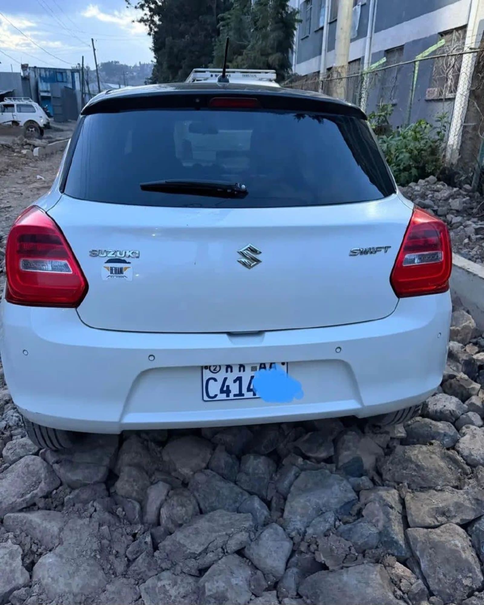 2022 Suzuki Swift — photo 3