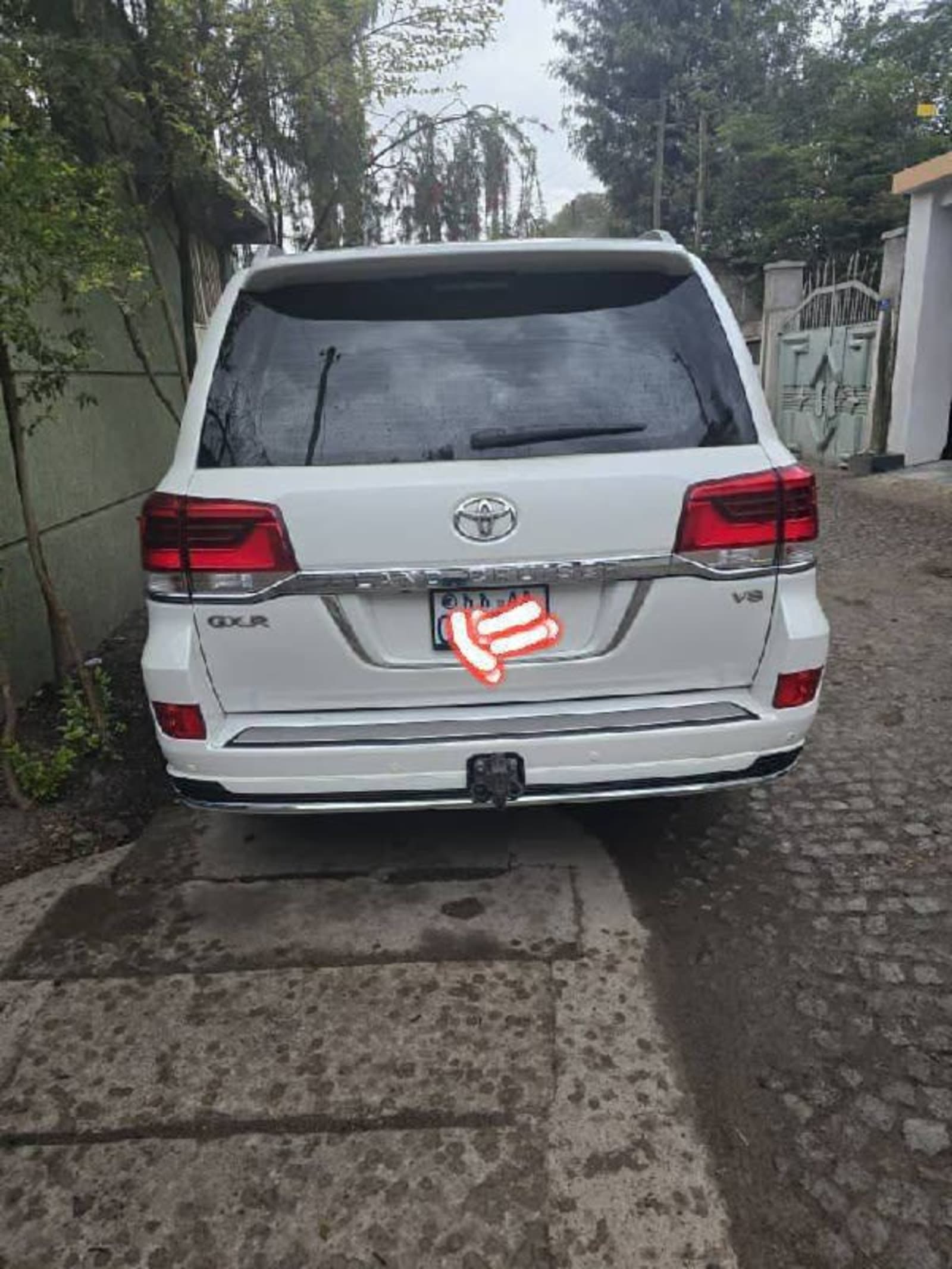 2021 Toyota Landcruiser V8 — photo 2