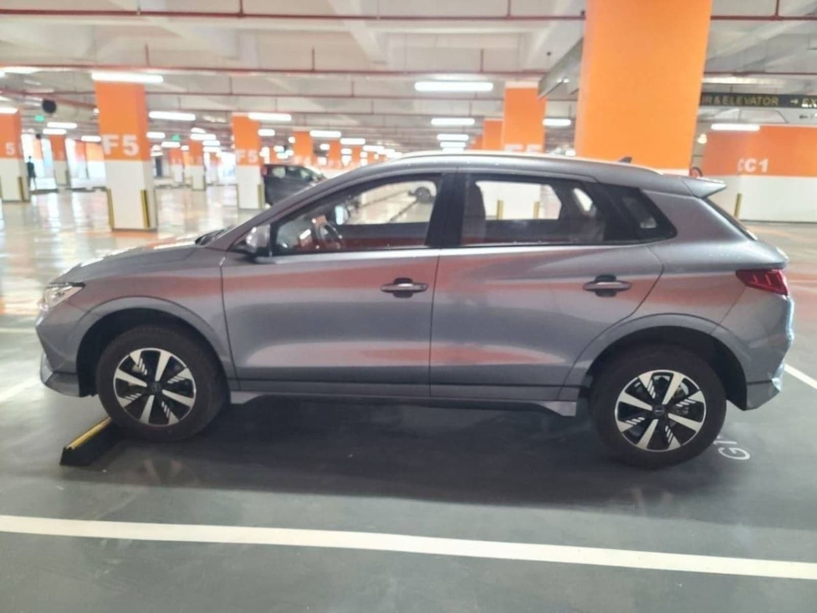 2025 BYD E2