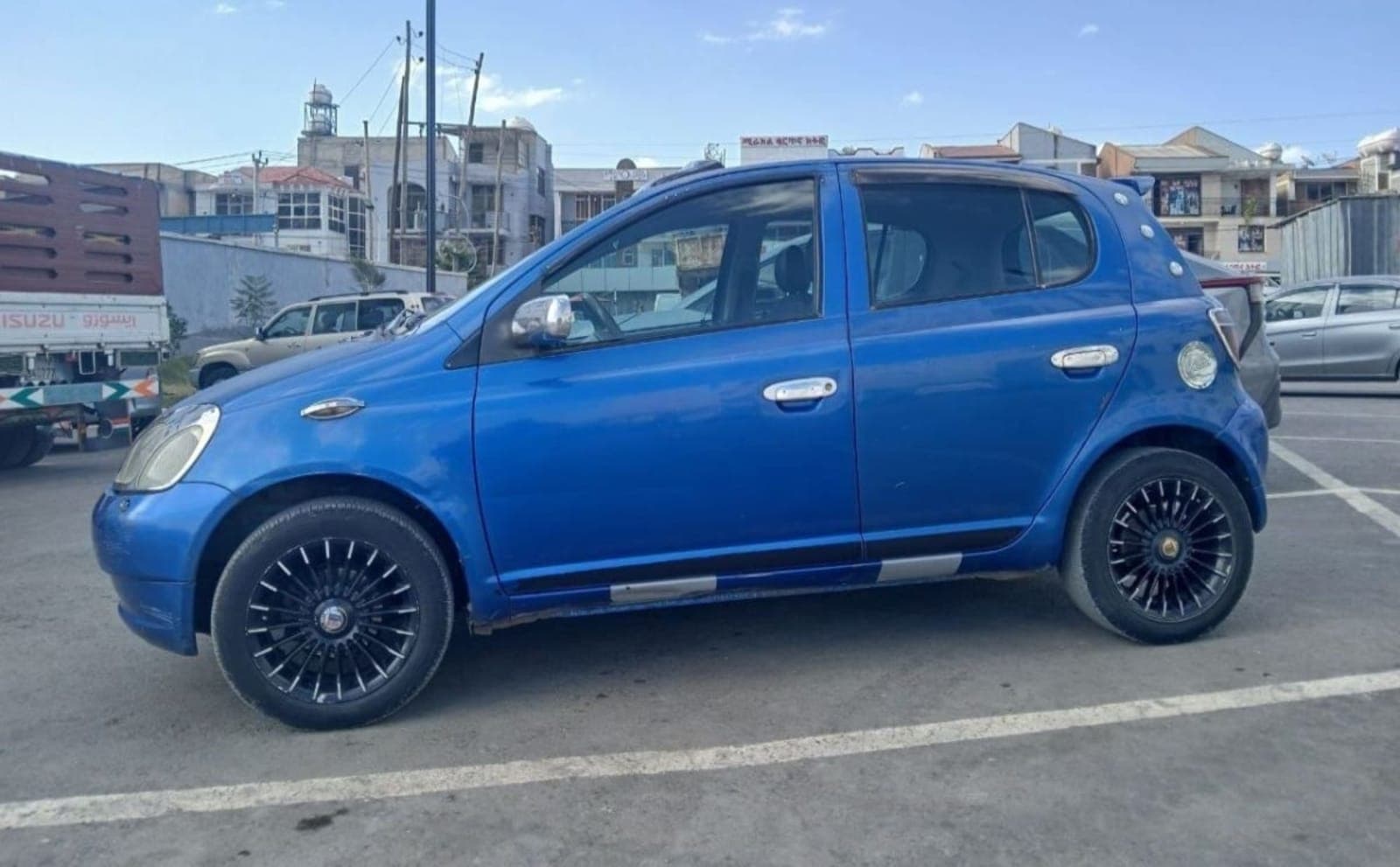 2001 Toyota Vitz — photo 2