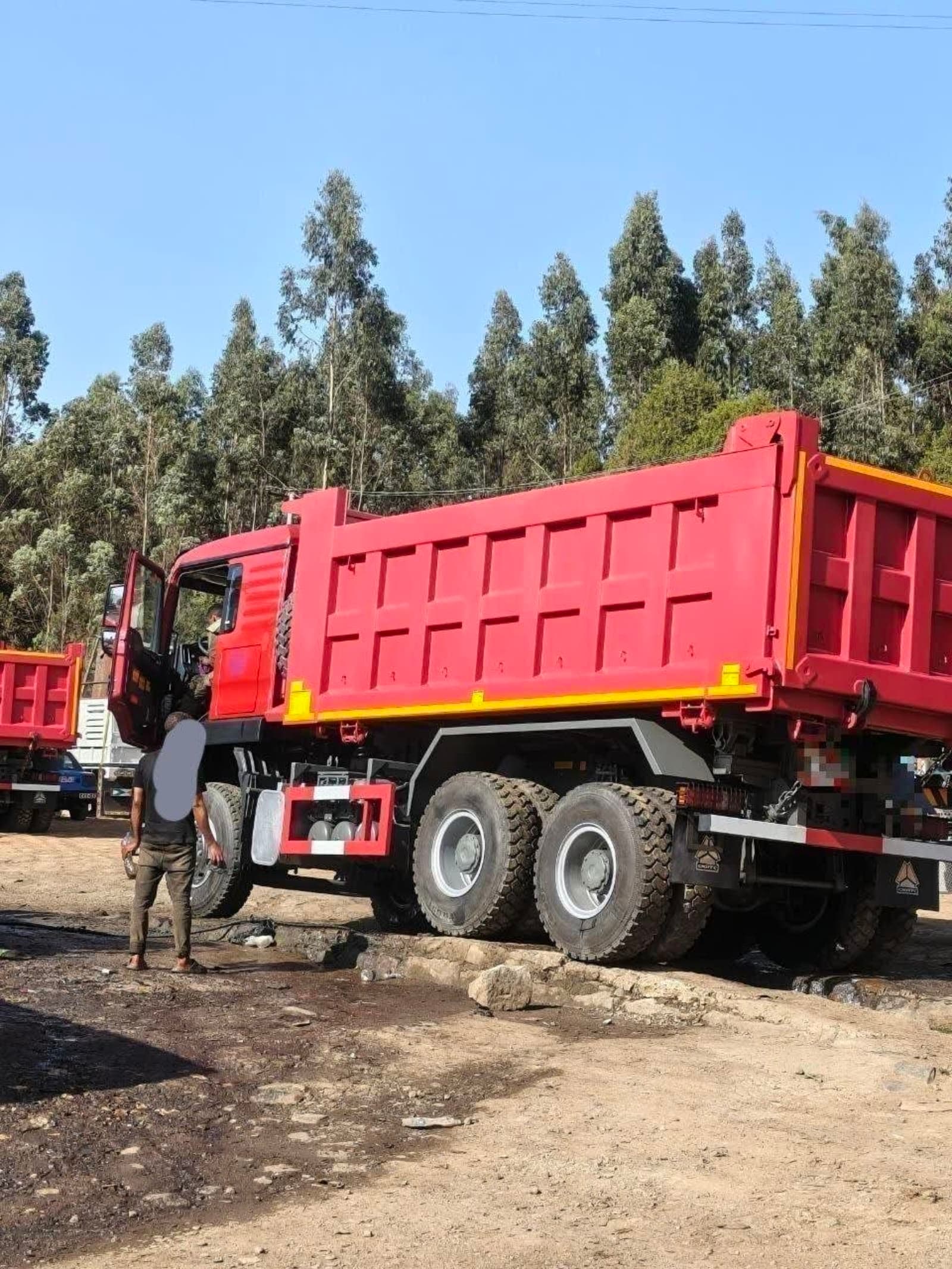 2025 Sino Truck — photo 3