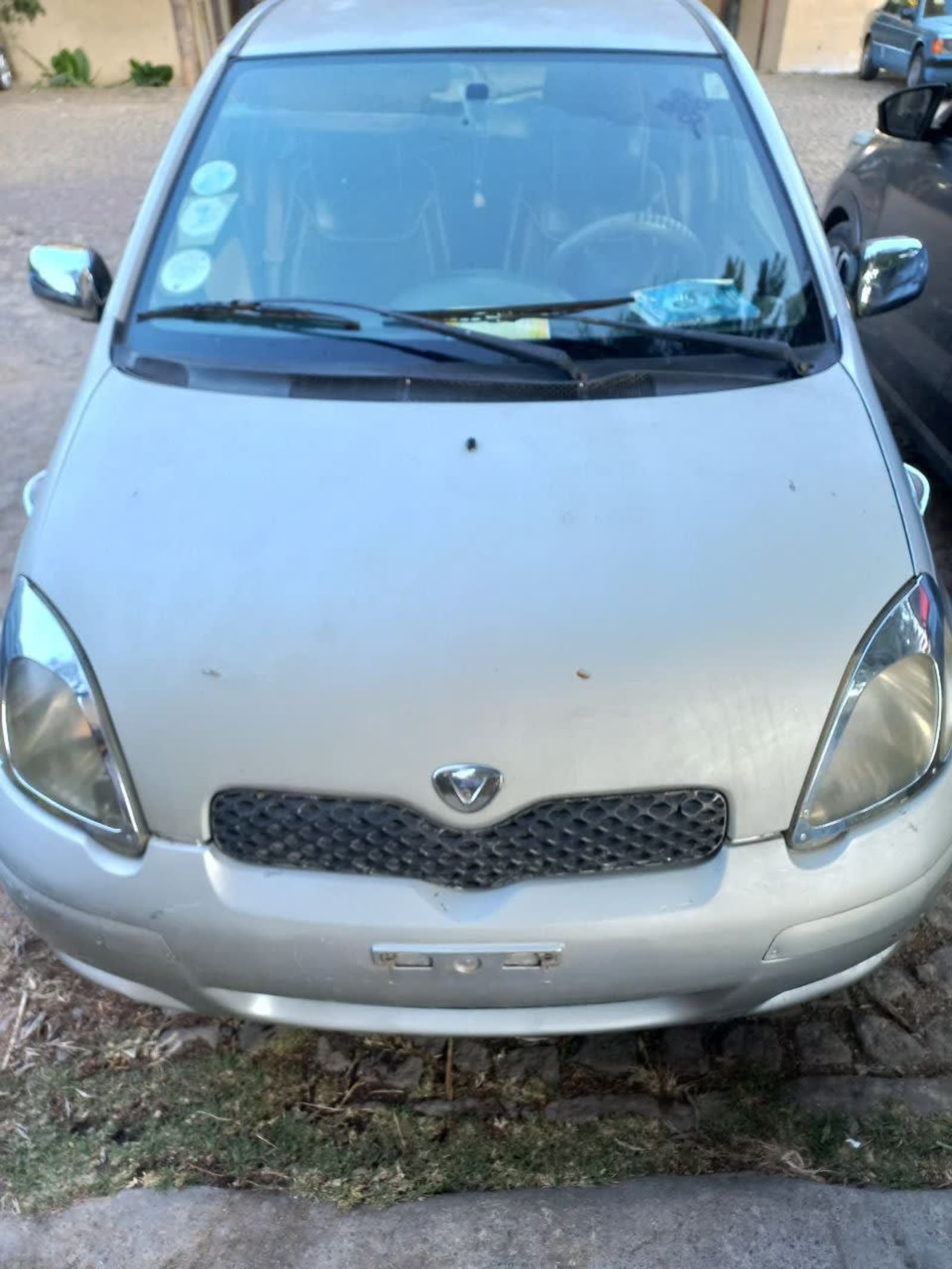 2004 Toyota Vitz