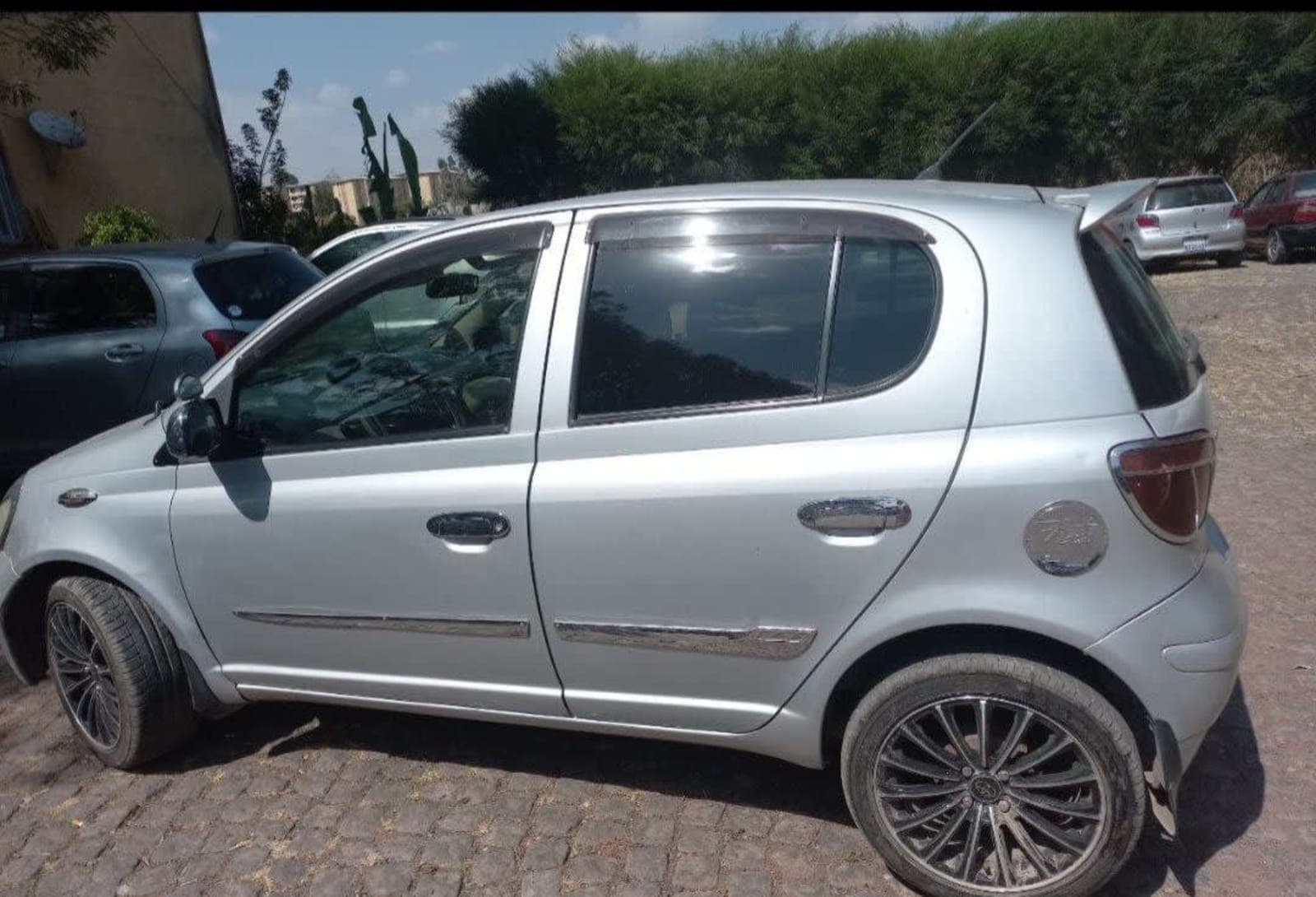 2004 Toyota Vitz — photo 5