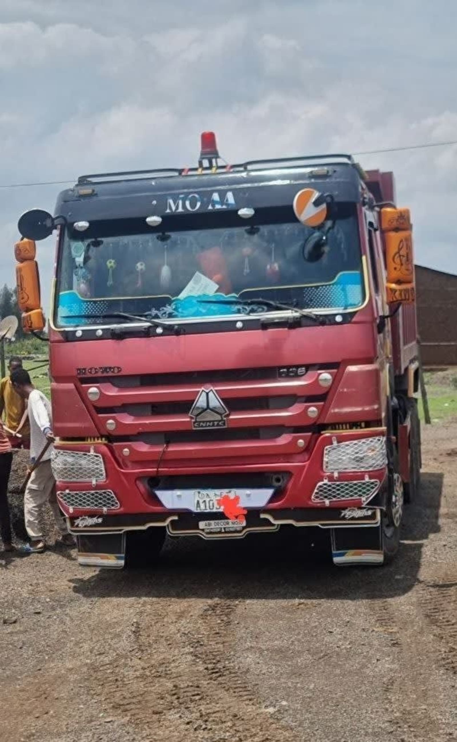2021 Sino Truck — photo 3