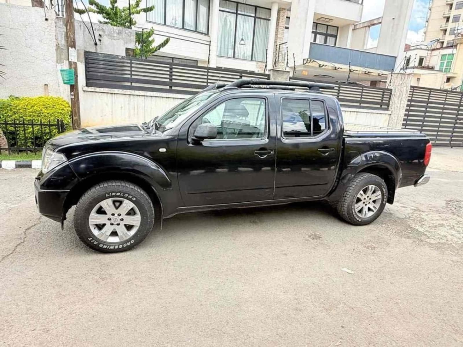2006 Nissan Navara โ photo 4