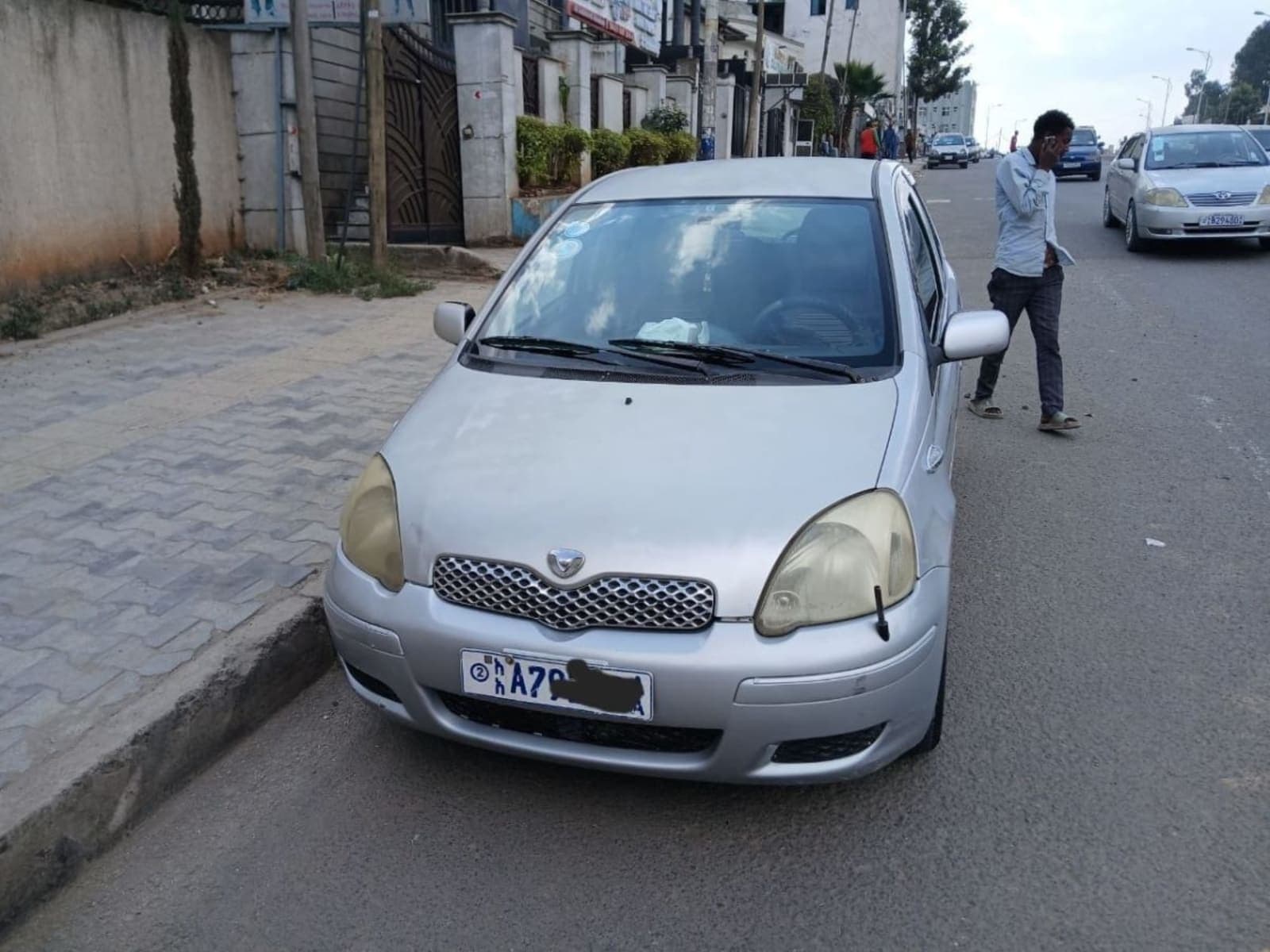 2004 TOYOTA VITZ — photo 5