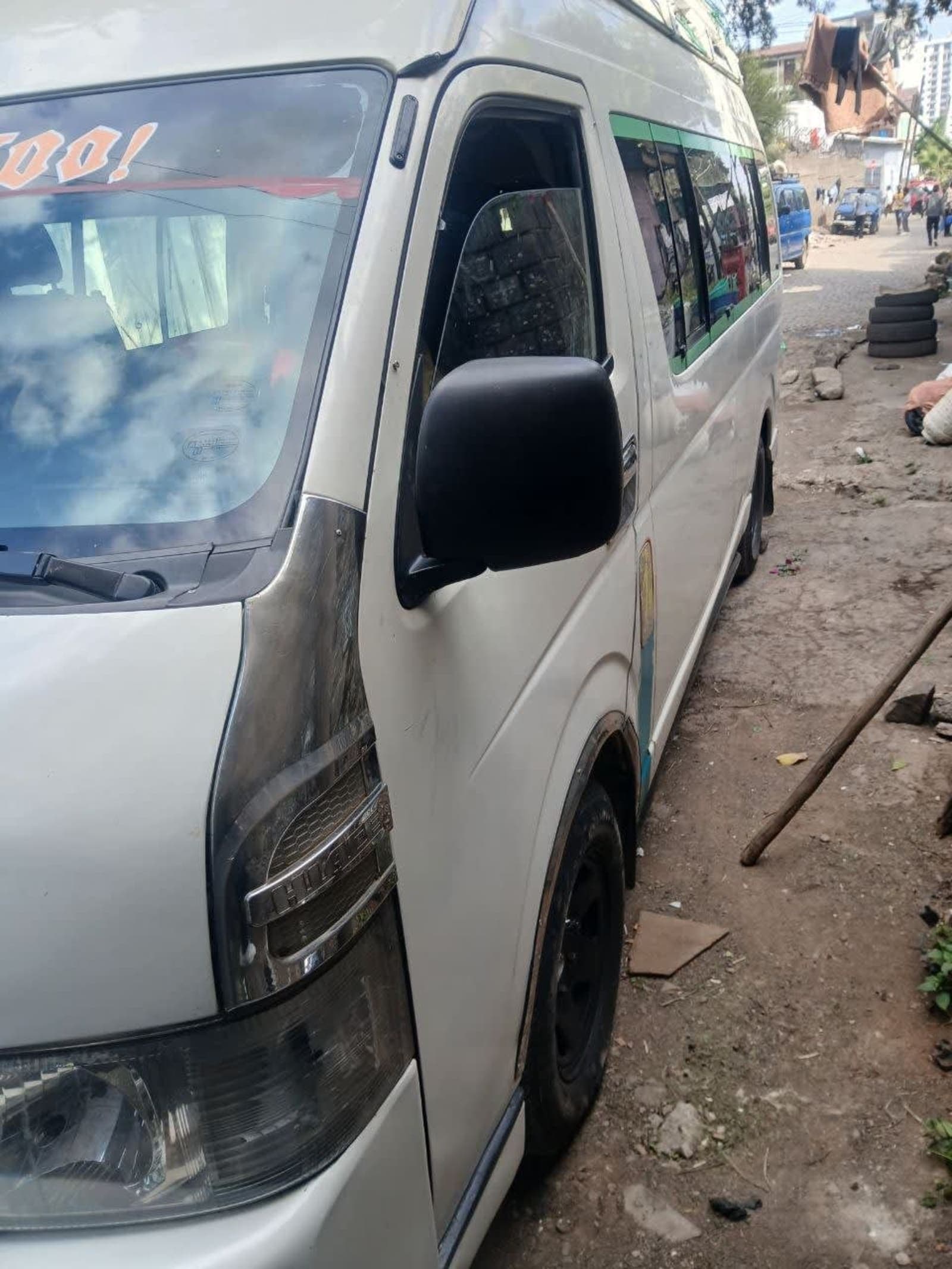 2012 Toyota Hiroof