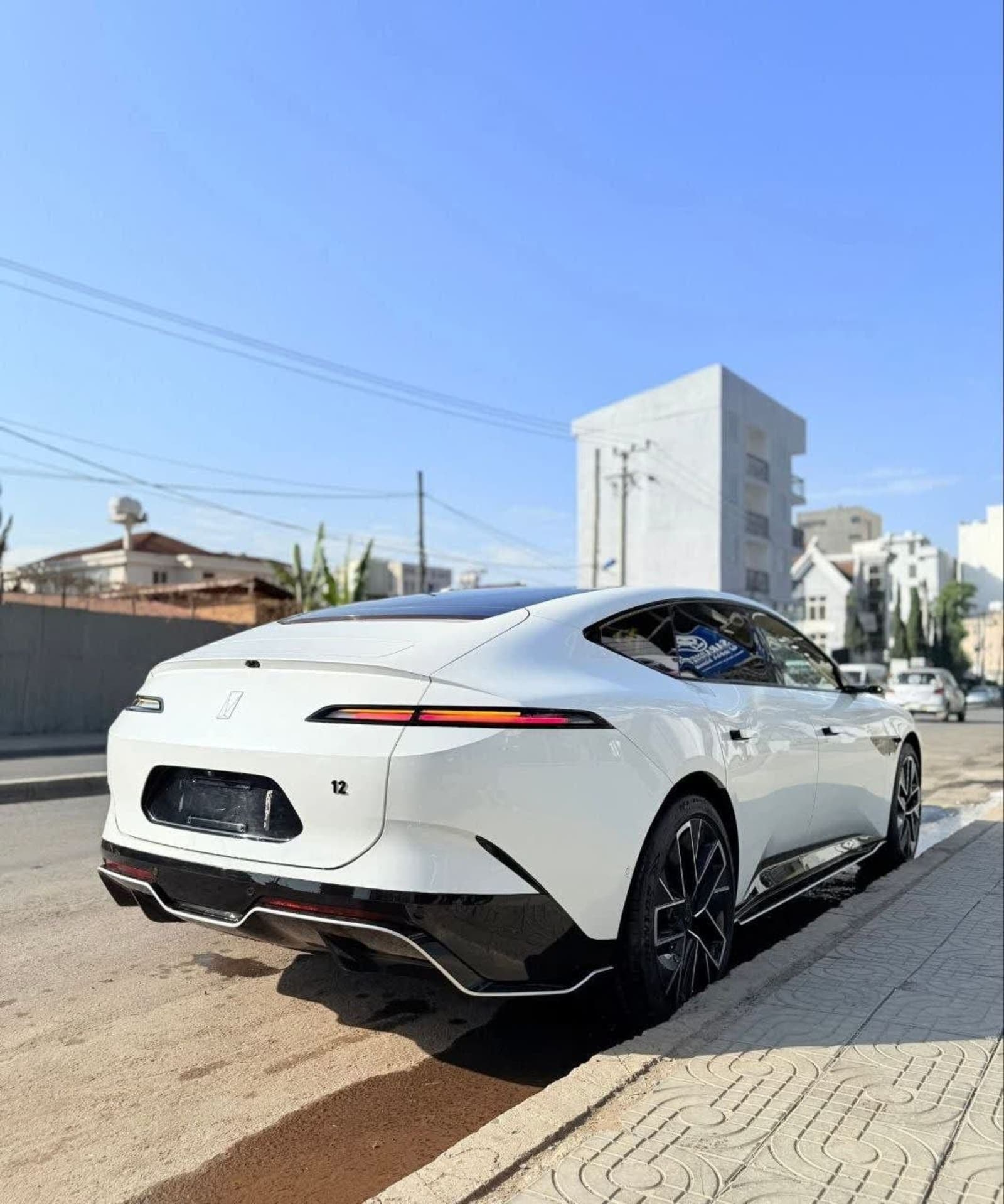 2022 Tesla Y — photo 3