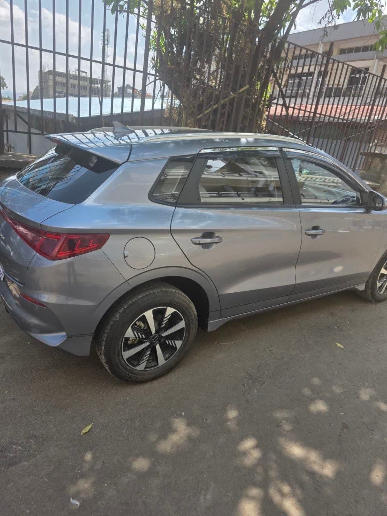 2024 BYD E2 โ photo 3
