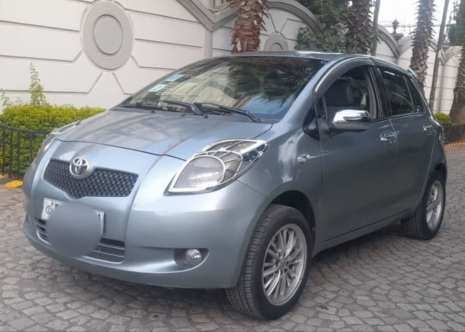 2007 Toyota Yaris Compact — photo 2