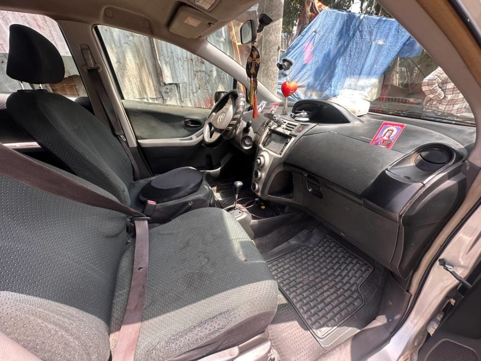 2007 Toyota Yaris Compact — photo 5