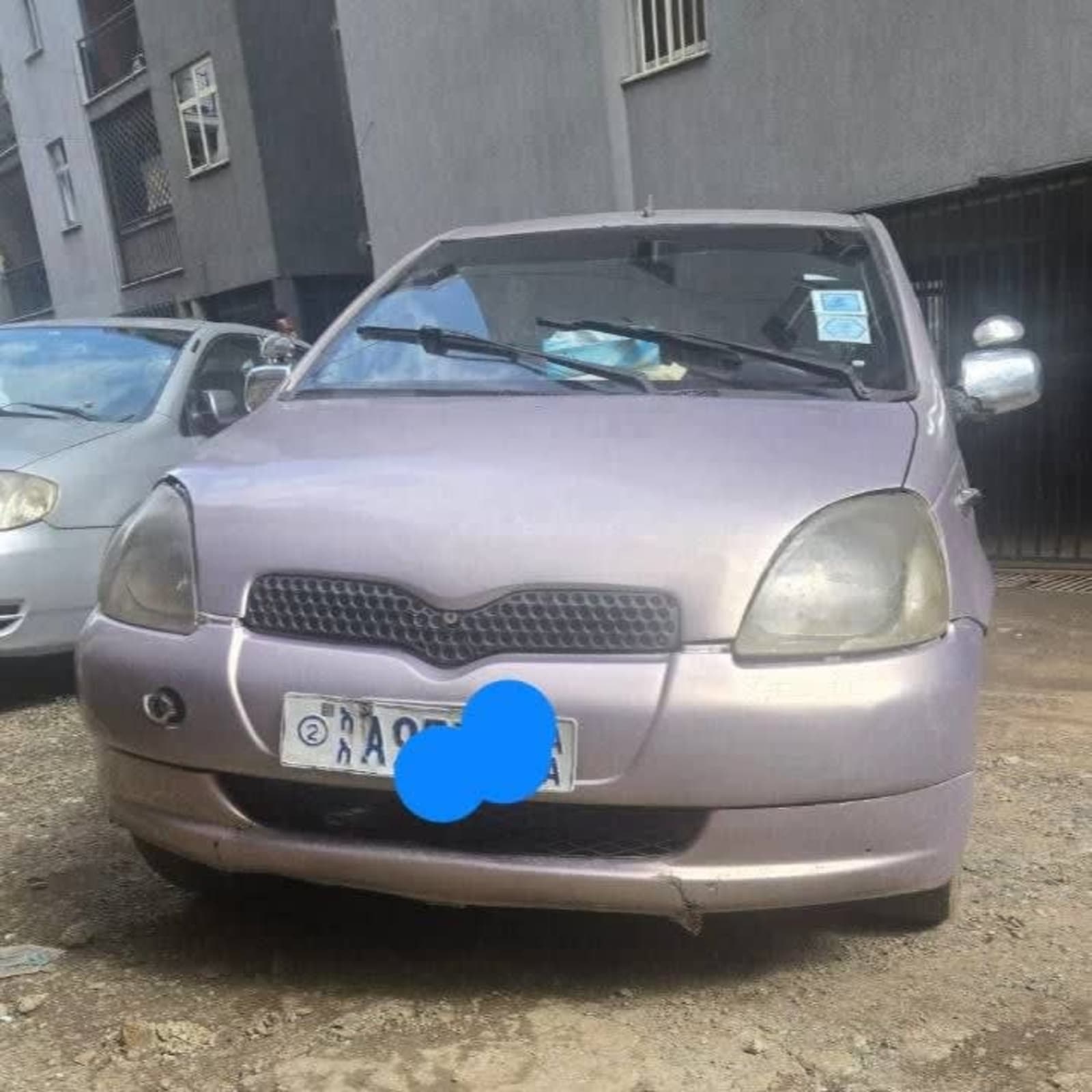 2001 Toyota Vitz — photo 1