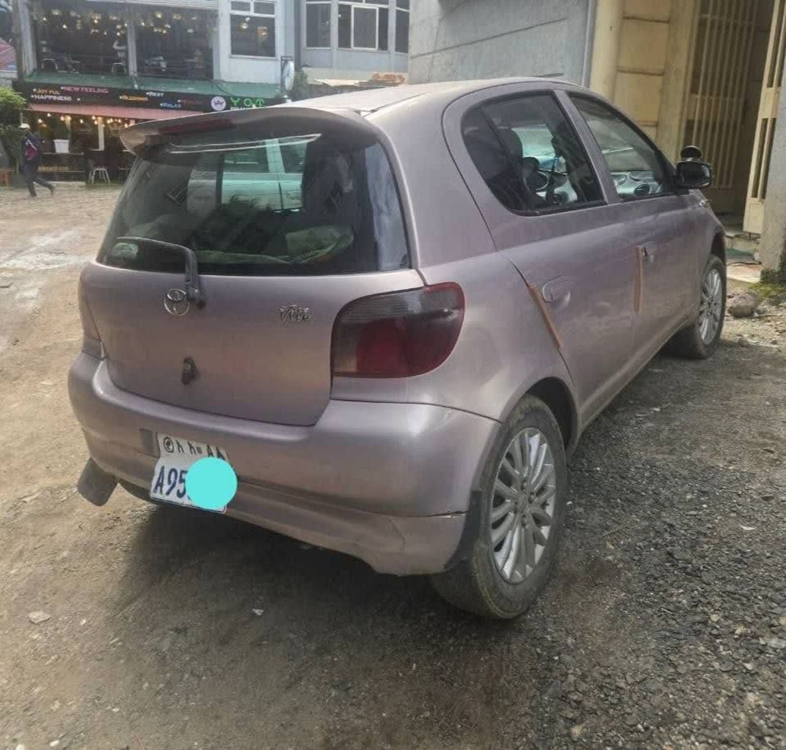 2001 Toyota Vitz — photo 3