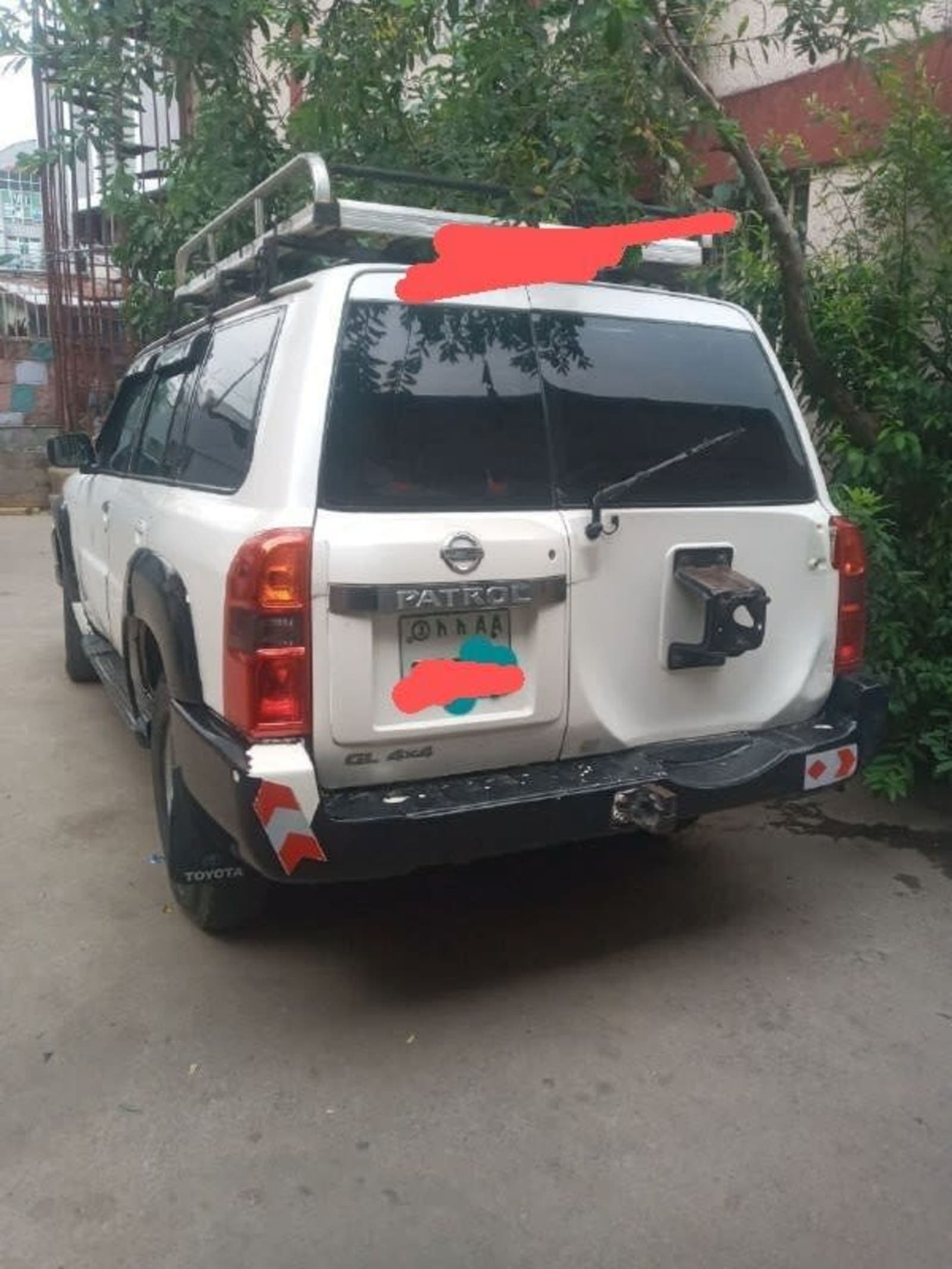 2009 Nissan Patrol โ photo 2