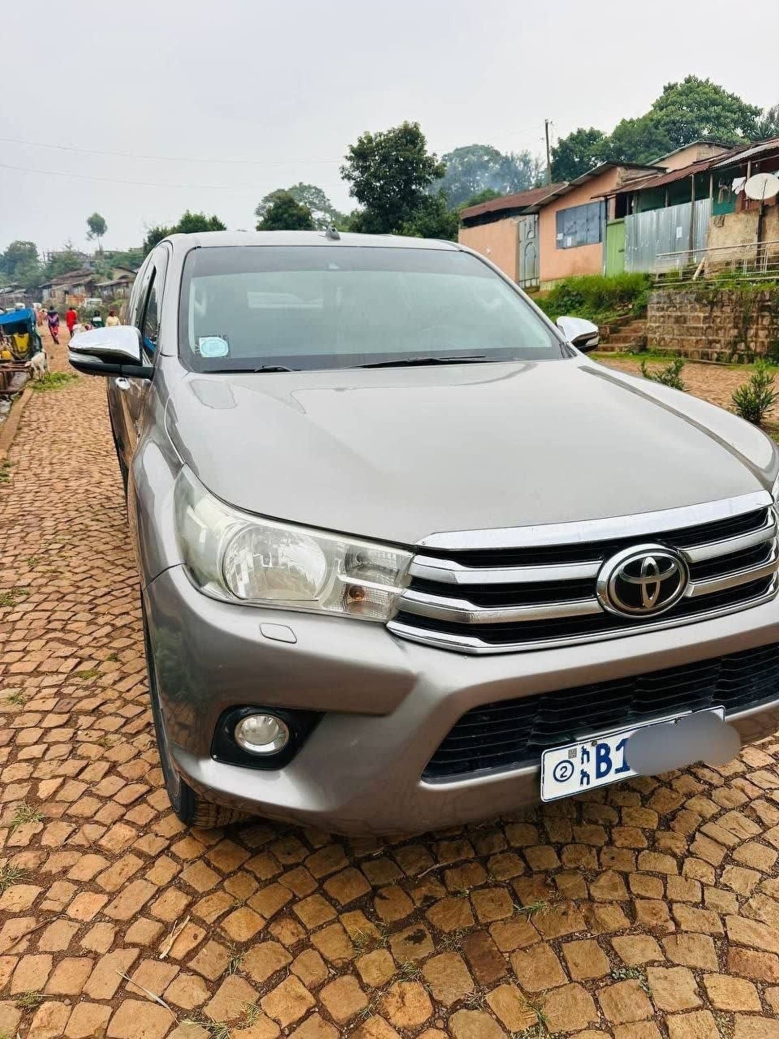 2017 Toyota Hilux Revo — photo 2