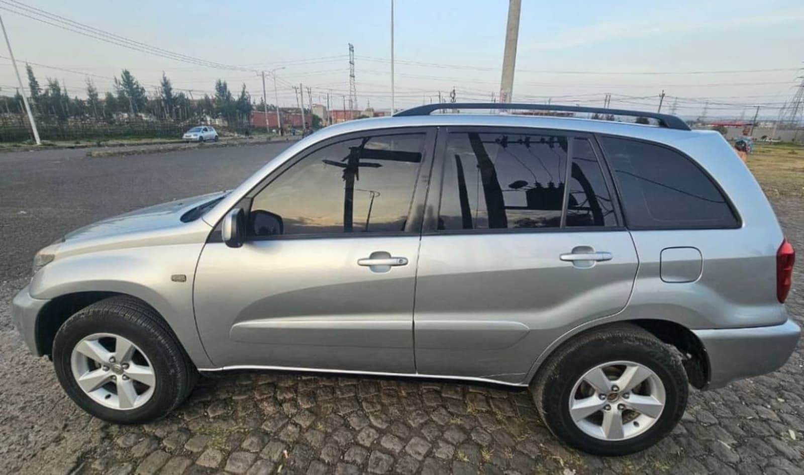 2005 Toyota Rav4 — photo 2