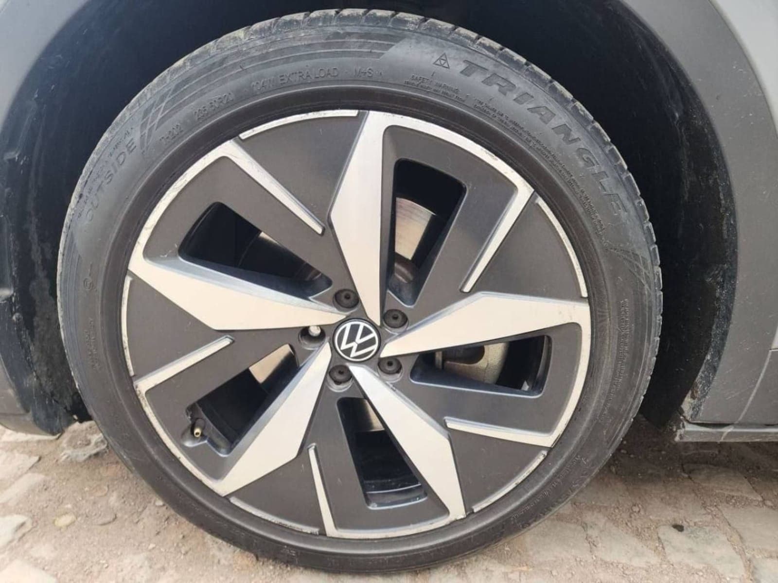 2022 Volkswagen ID.4 Crozz Pro — photo 2