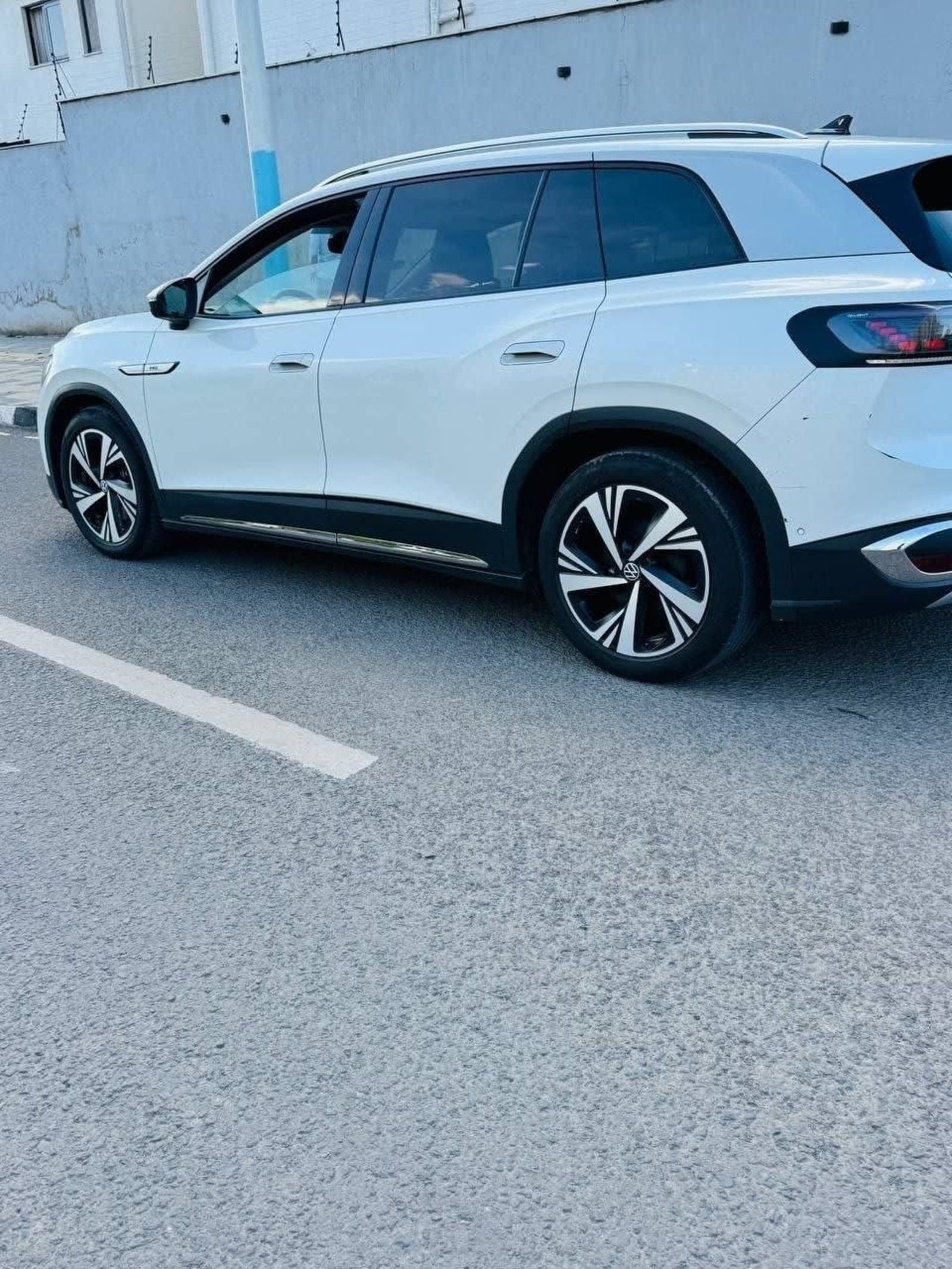 2023 Volkswagen ID.6 Crozz Pro — photo 3