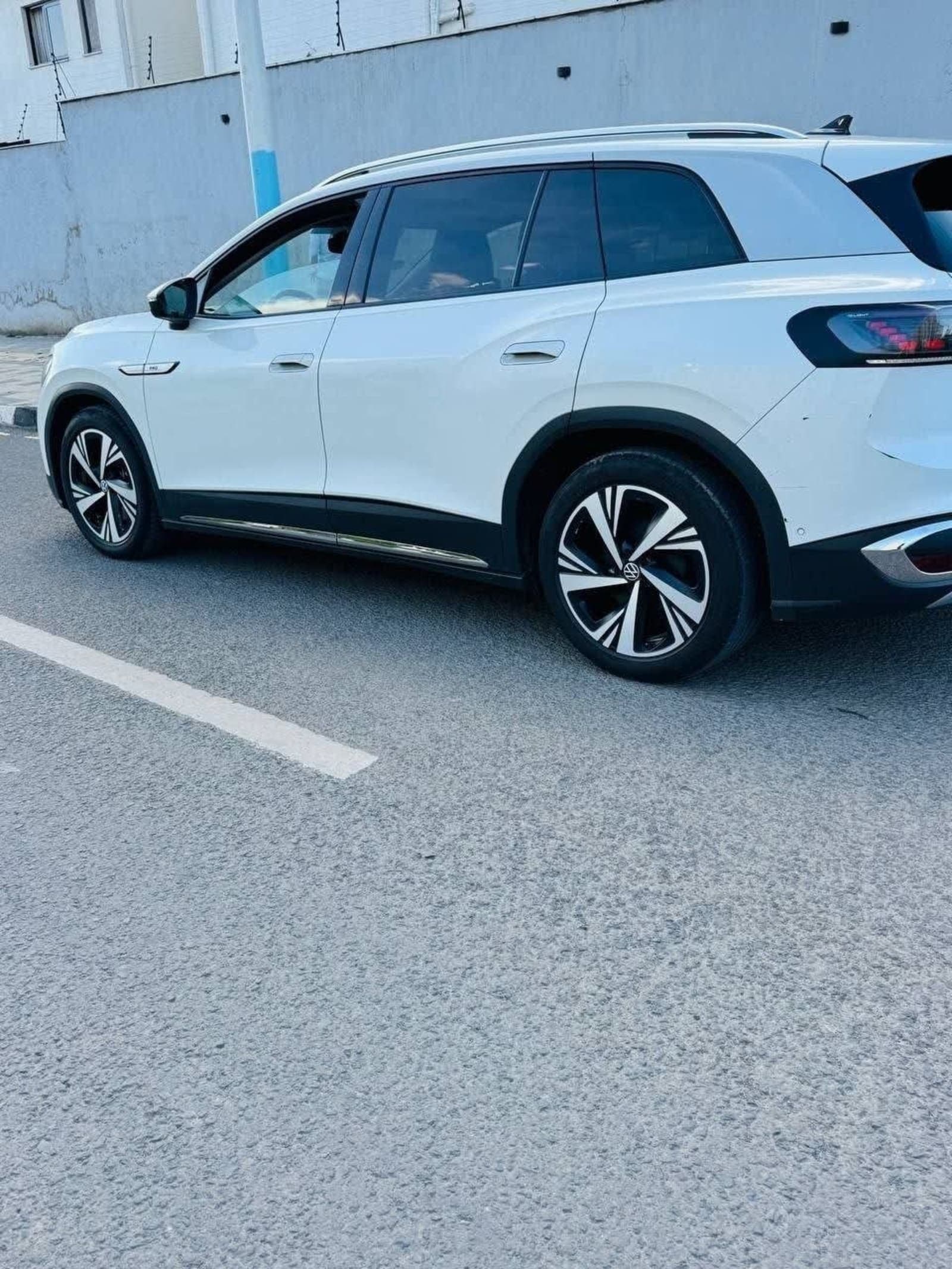 2023 Volkswagen ID.6 Crozz Pro — photo 2