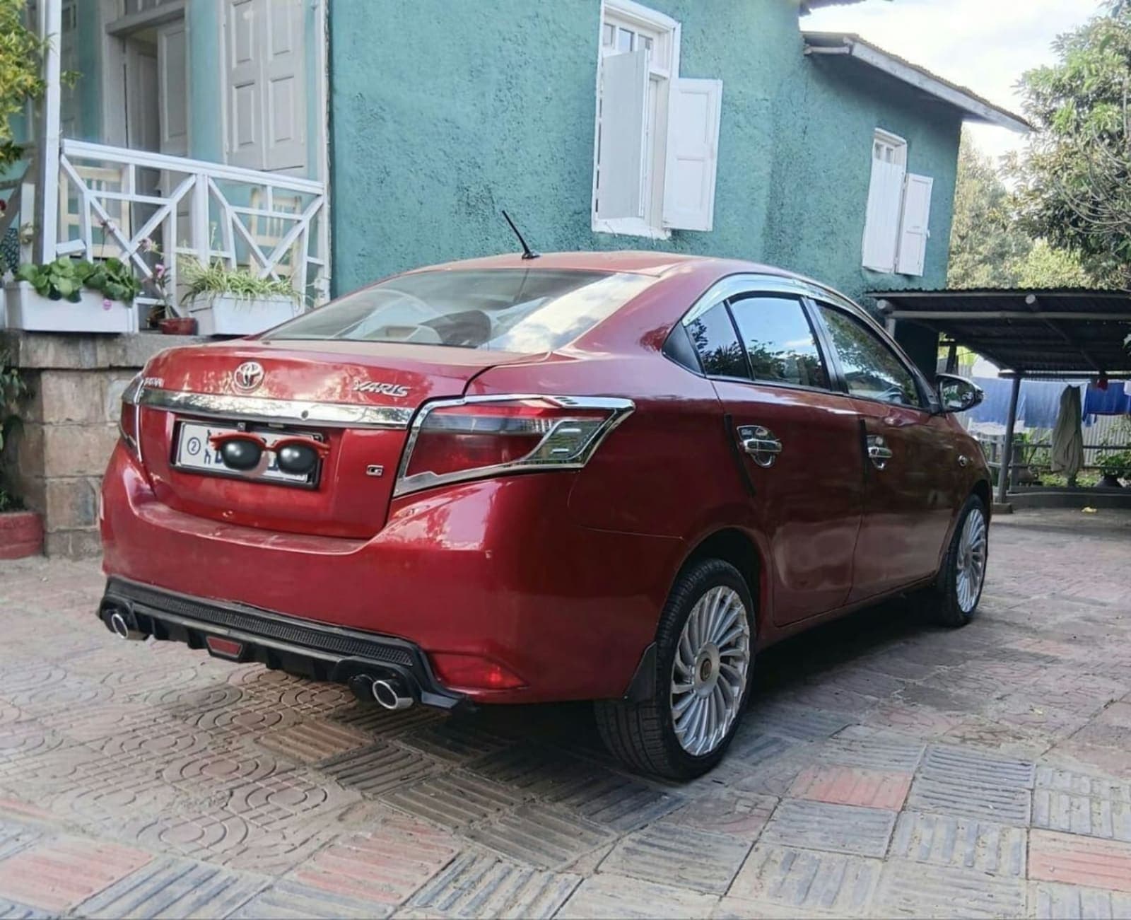 2014 Toyota Yaris — photo 2
