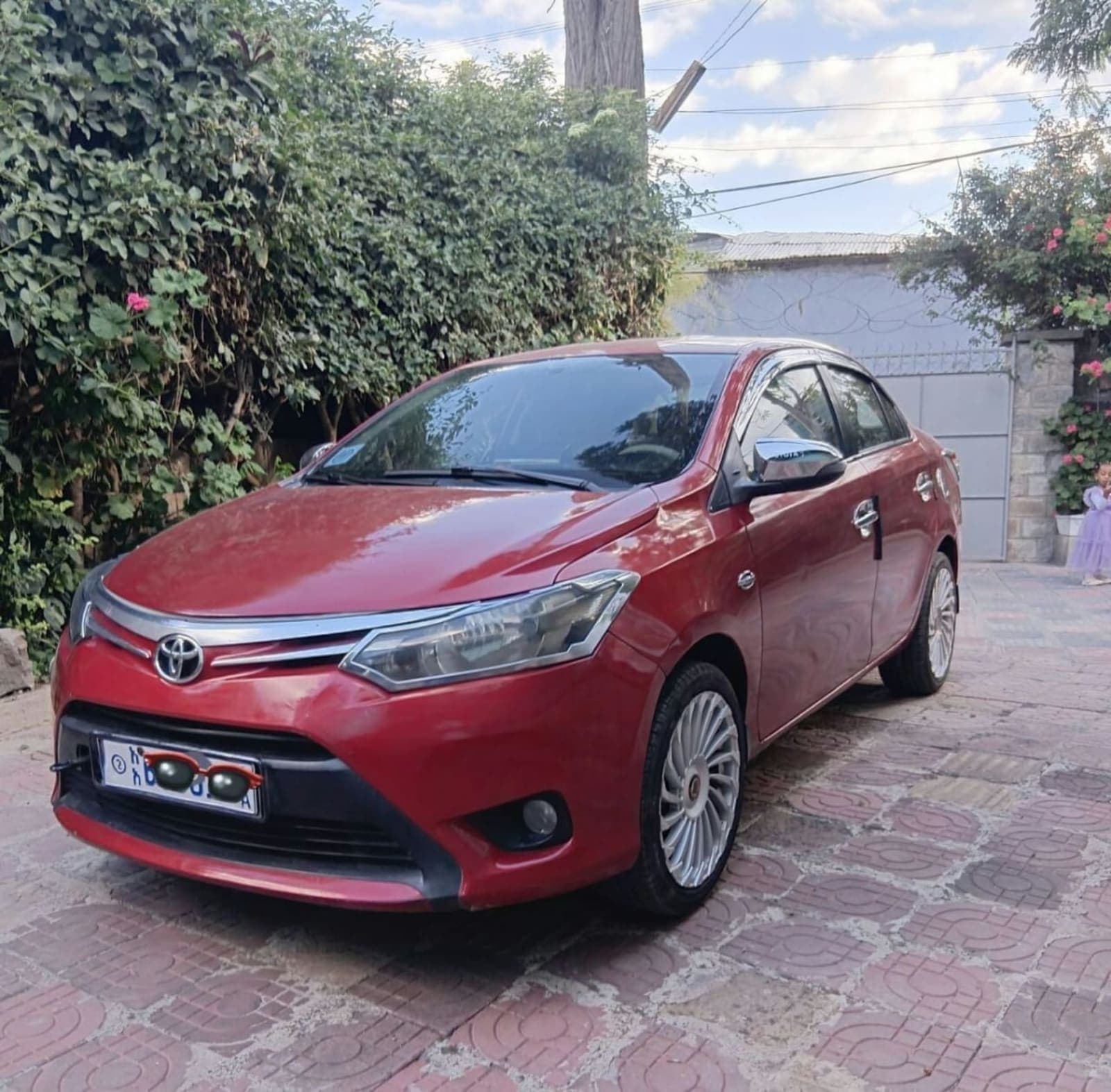 2014 Toyota Yaris — photo 4
