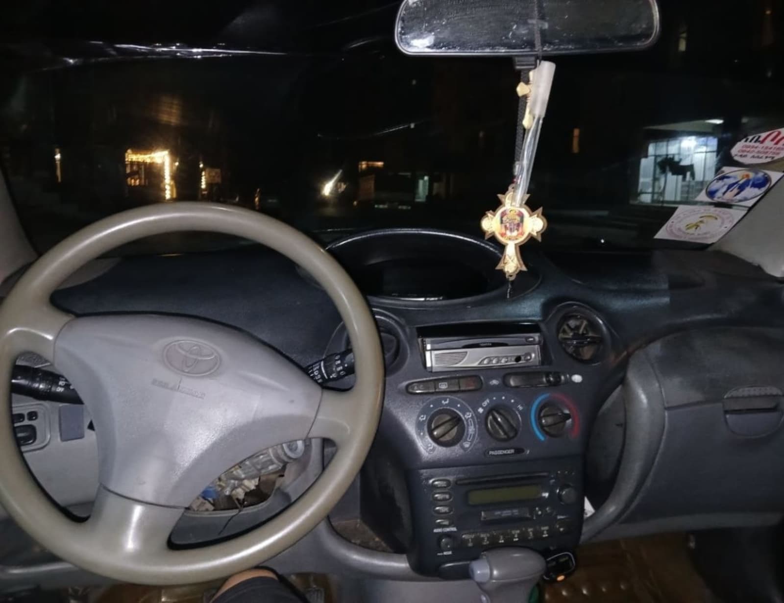 2001 Toyota Vitz — photo 3