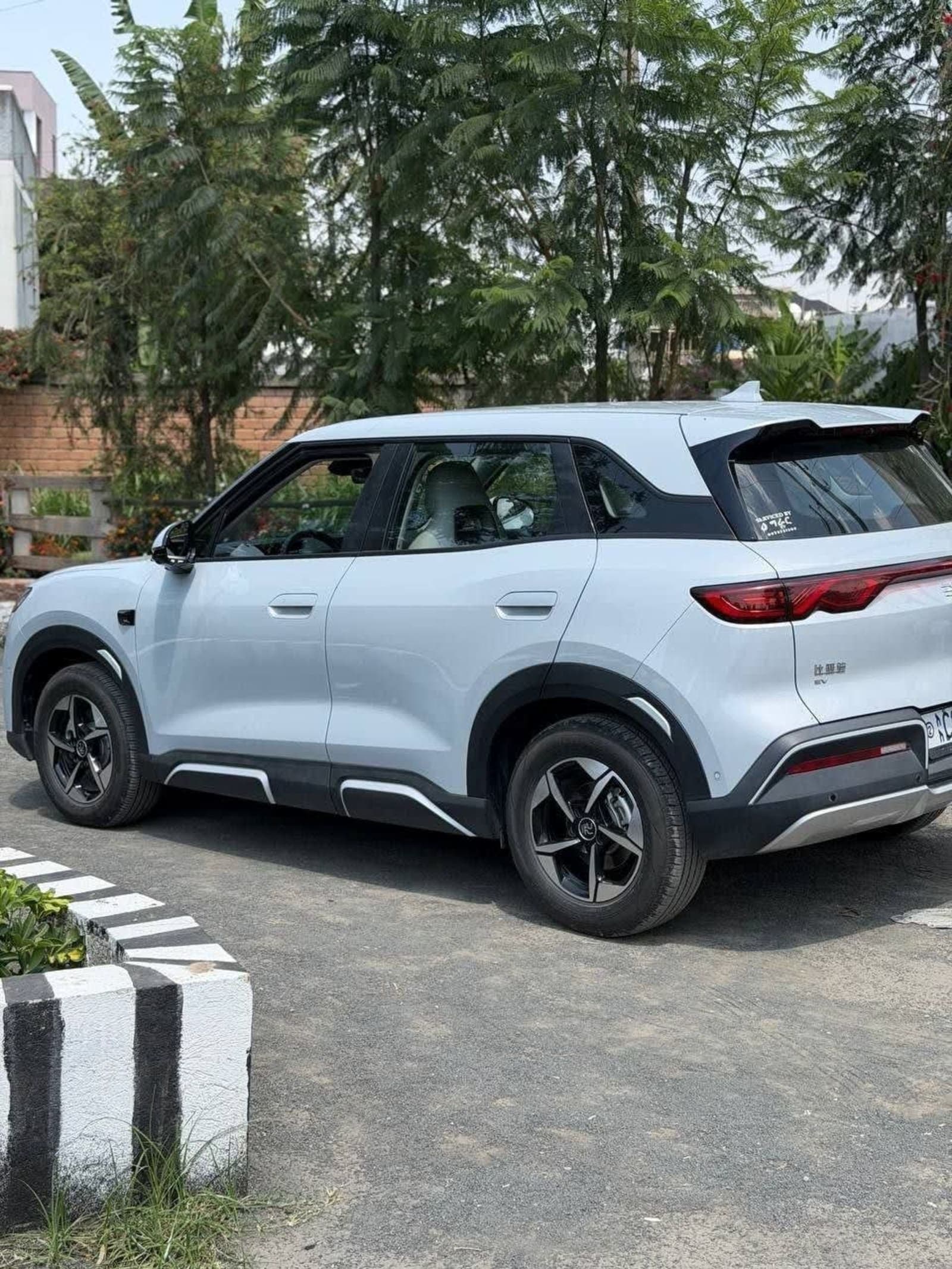 2025 BYD YOUNUP — photo 3
