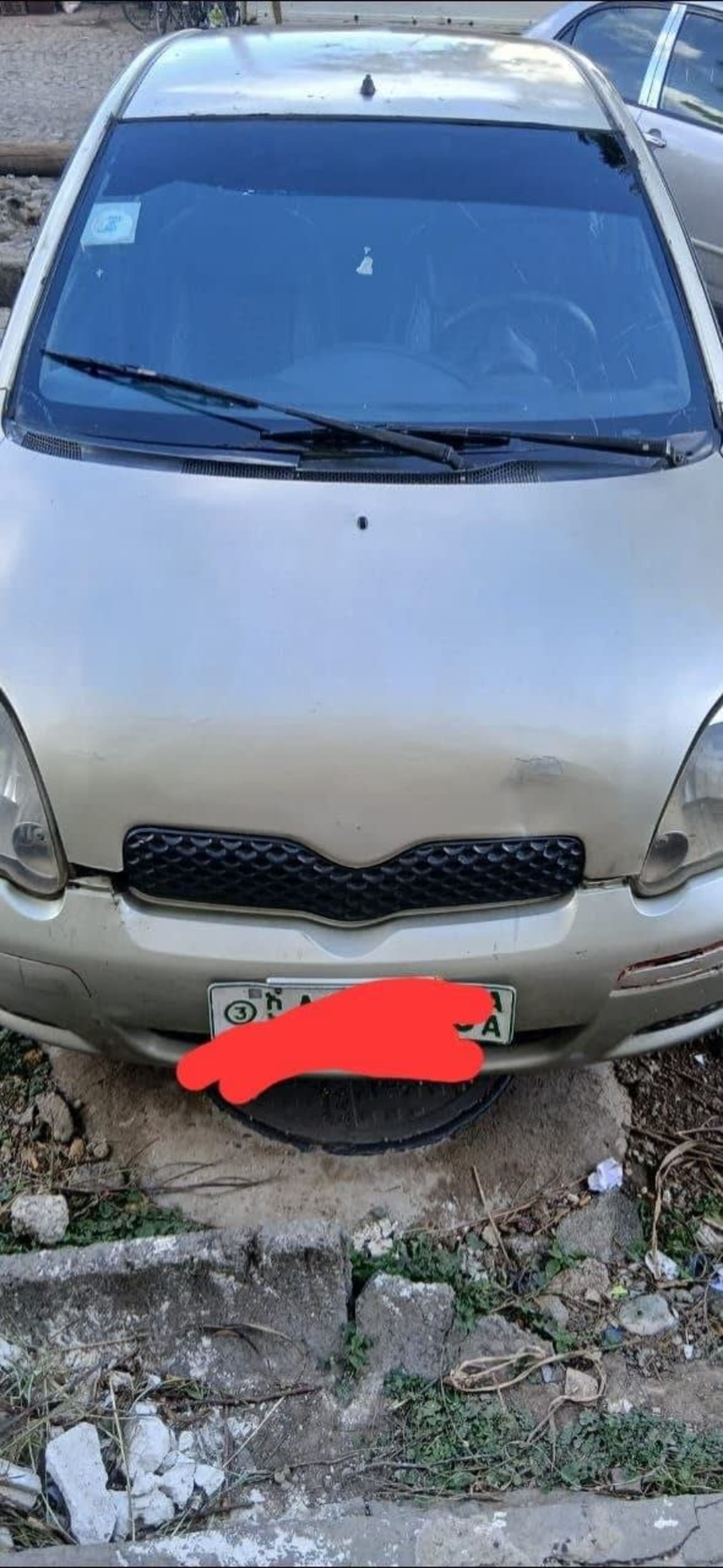 2002 Toyota Vitz — photo 3