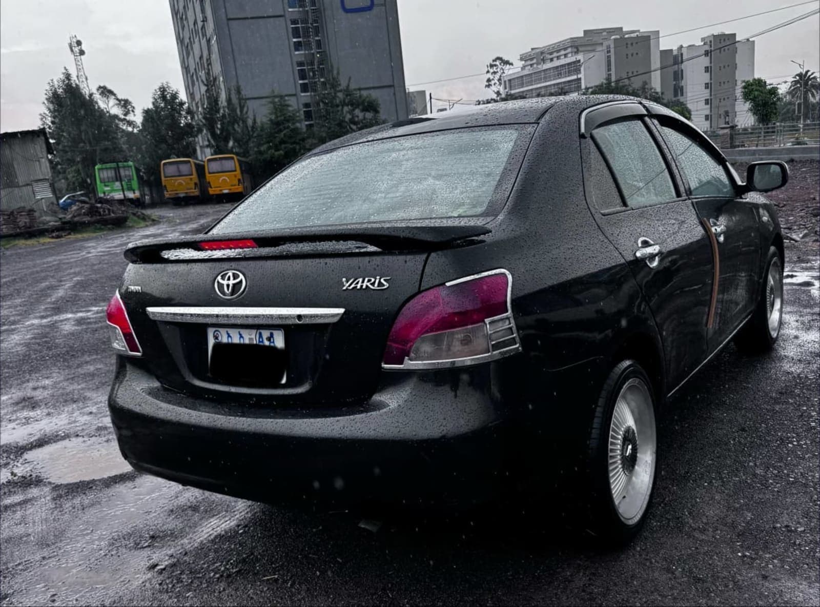 2008 Toyota Yaris sedan — photo 4