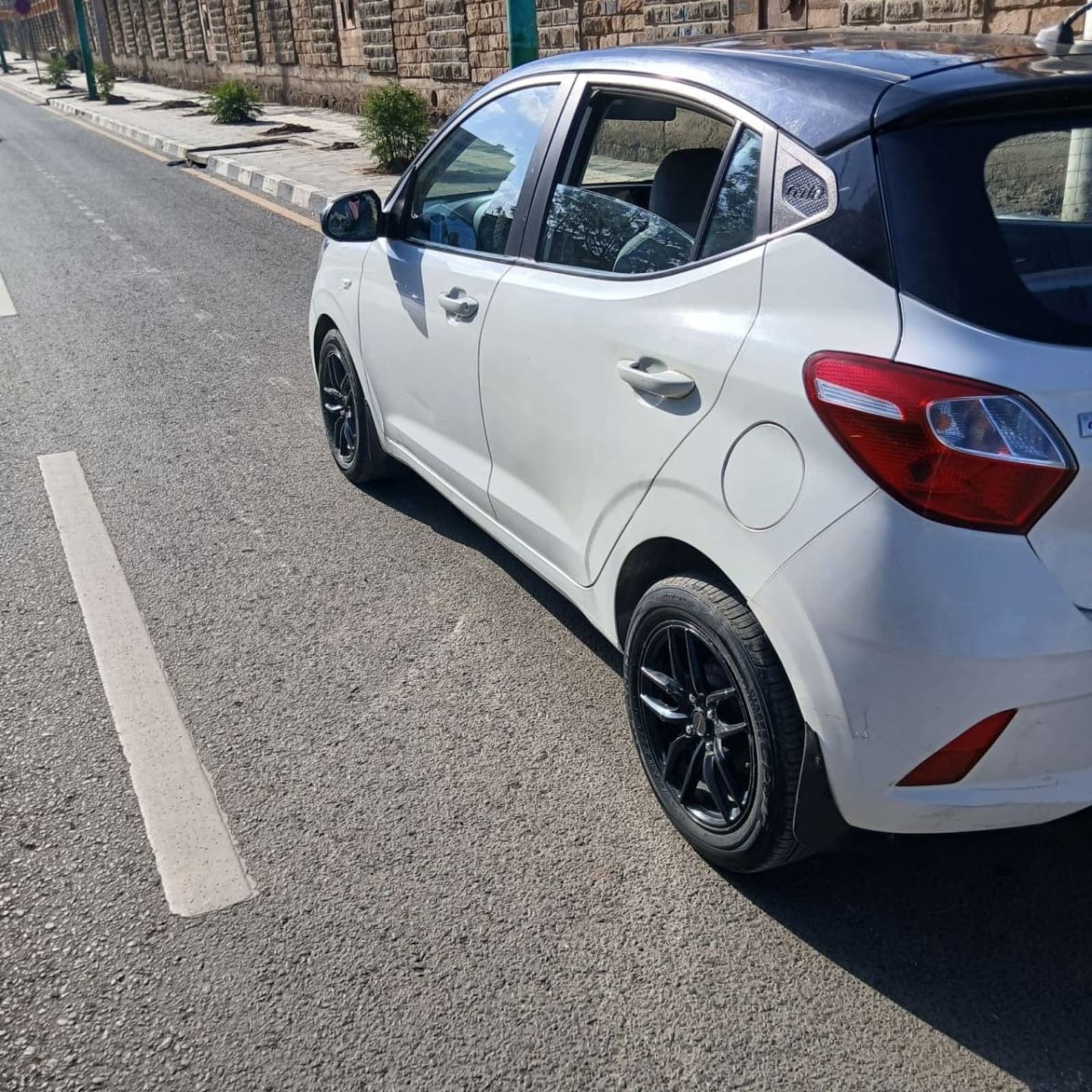 2022 Hyundai Grand i10 — photo 1