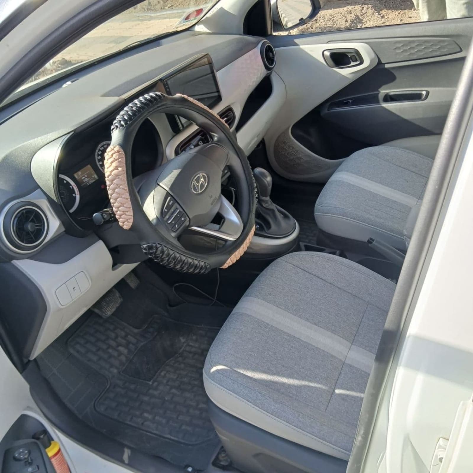 2022 Hyundai Grand i10 — photo 5