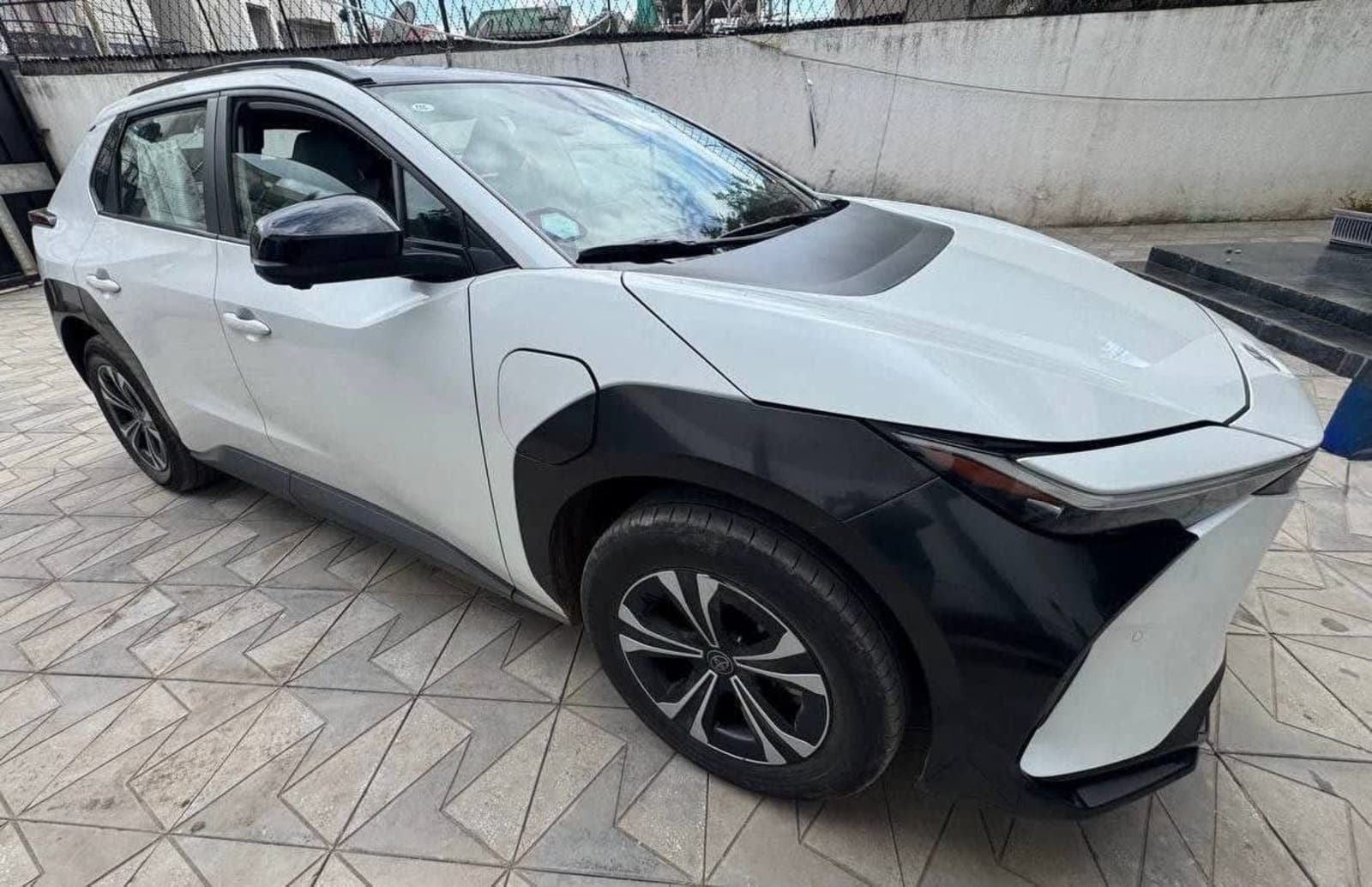 2023 Toyota BZ4X EV — photo 4
